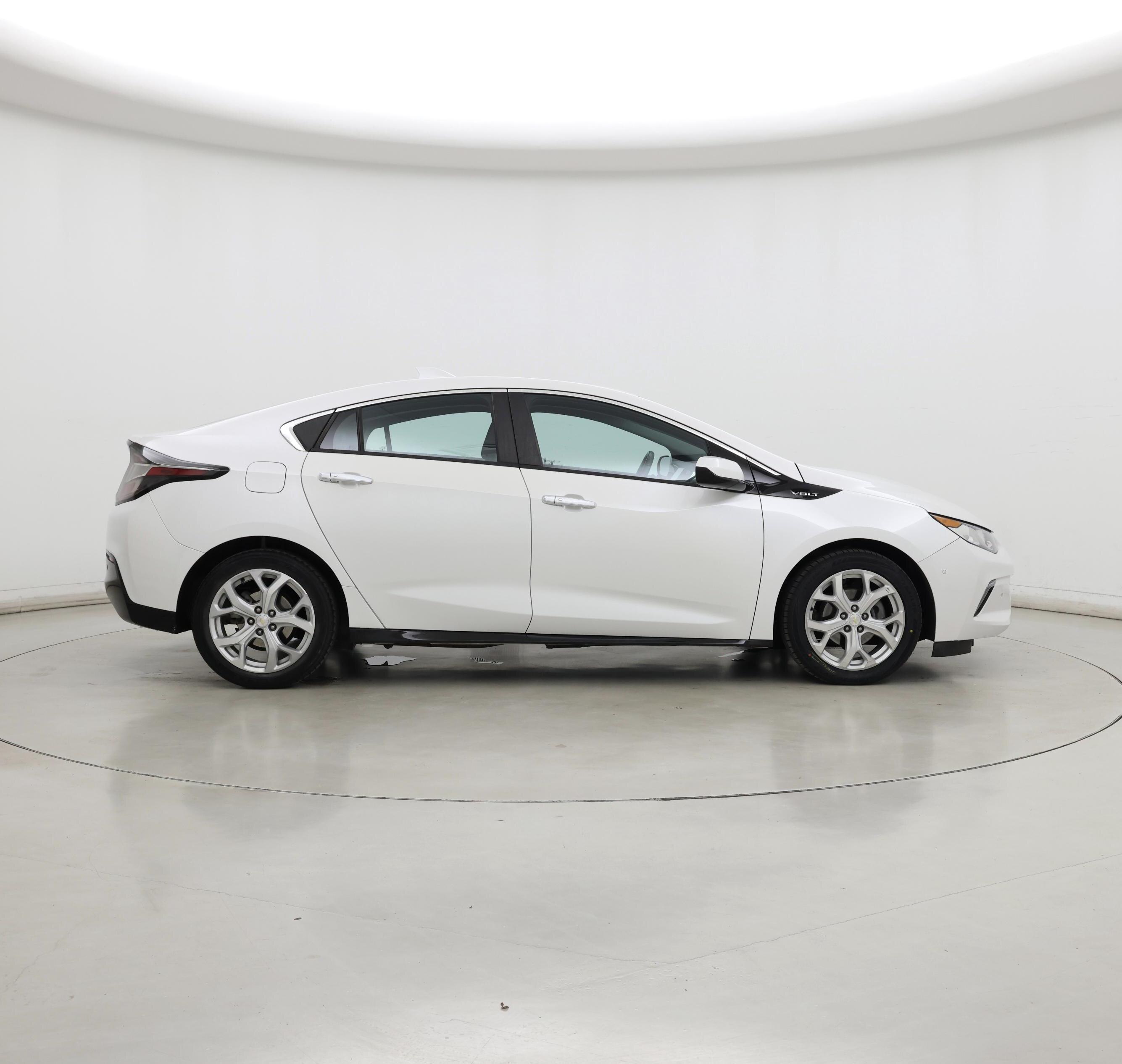 Thumbnail: 2017 Chevrolet Volt - 7