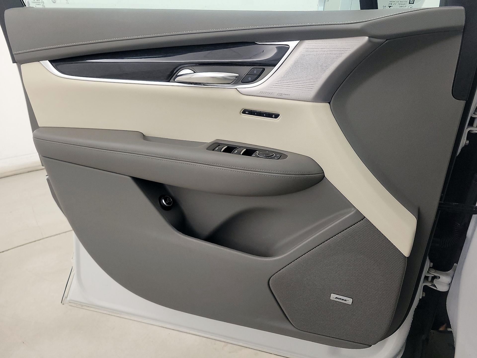 Thumbnail: 2020 Cadillac XT6 - 12