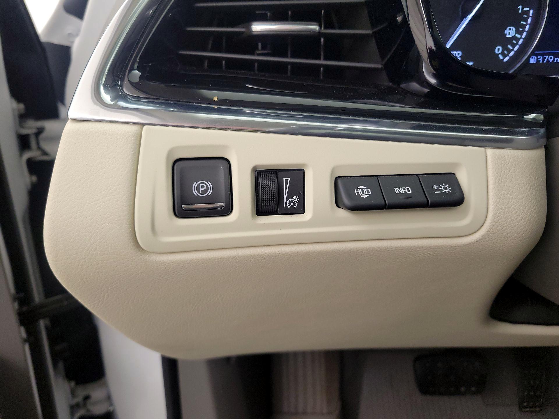 Thumbnail: 2020 Cadillac XT6 - 13