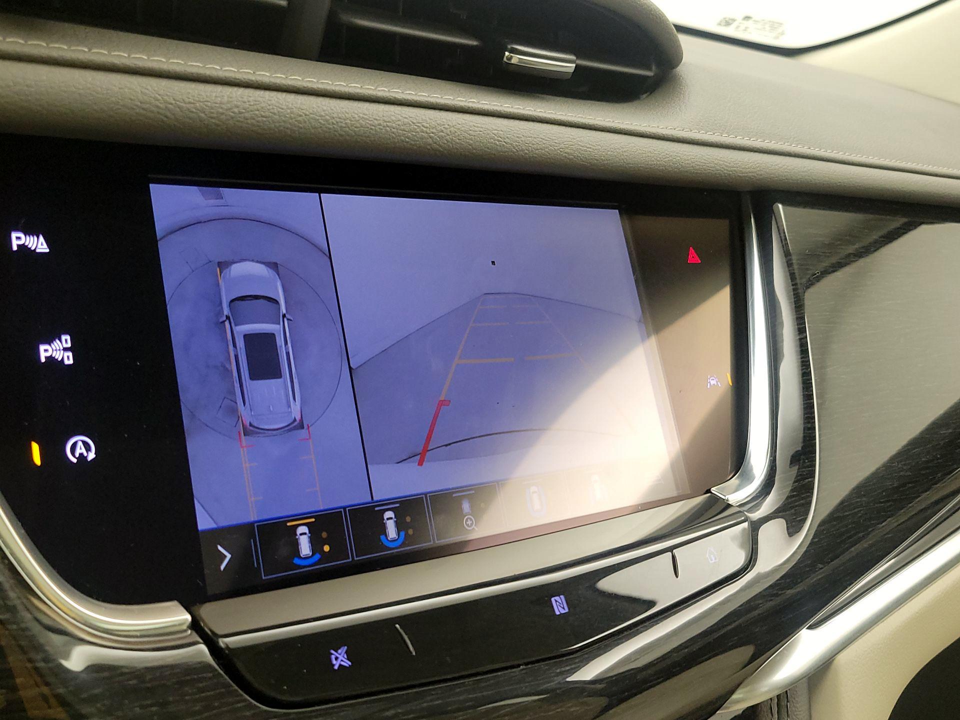 Thumbnail: 2020 Cadillac XT6 - 14