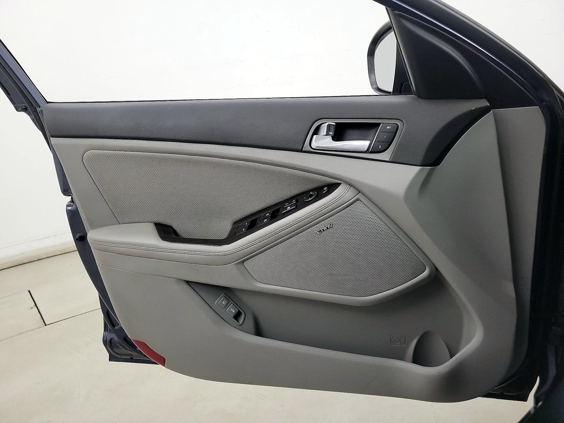 Thumbnail: 2015 Kia Optima - 12