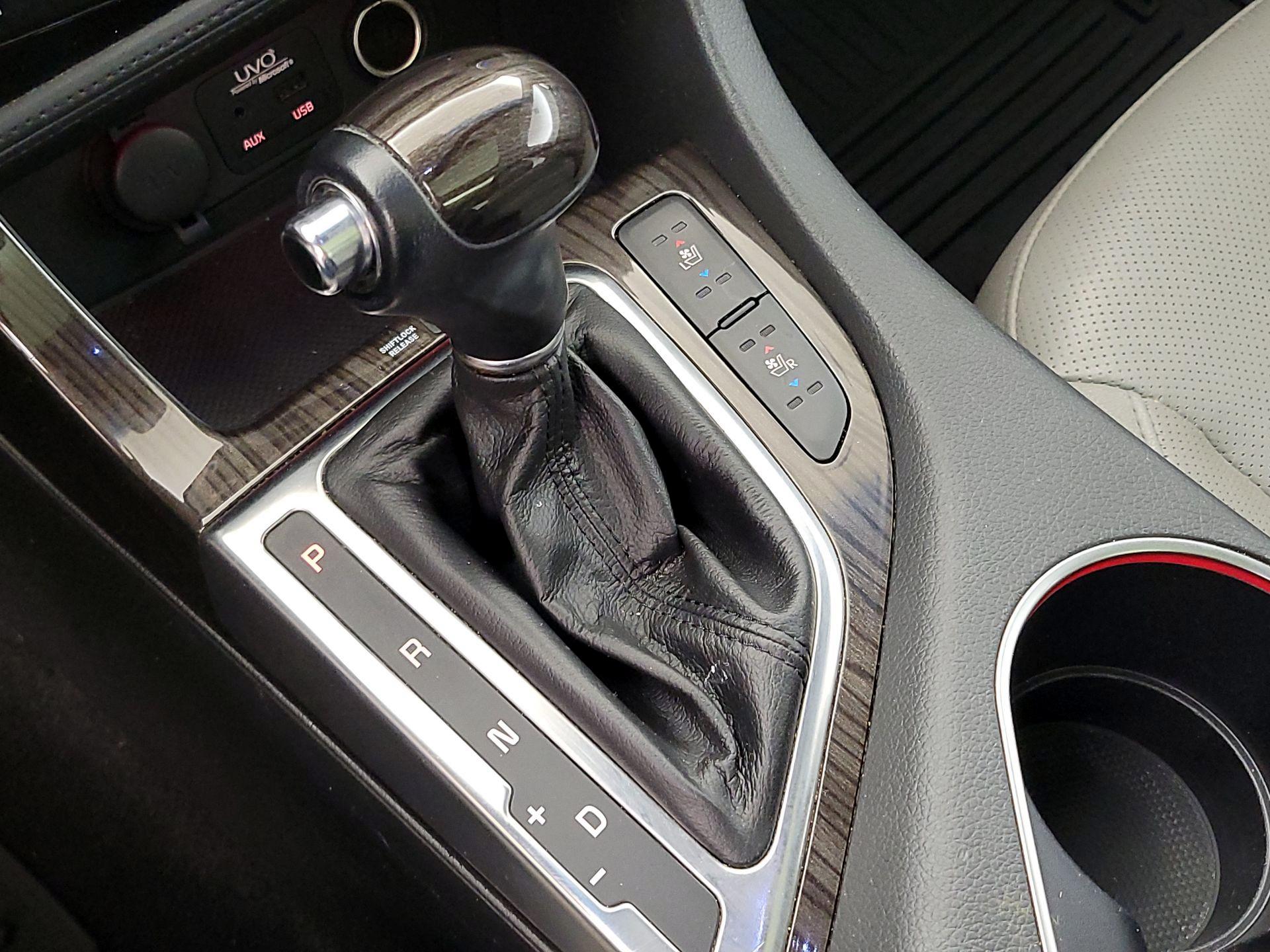 Thumbnail: 2015 Kia Optima - 17