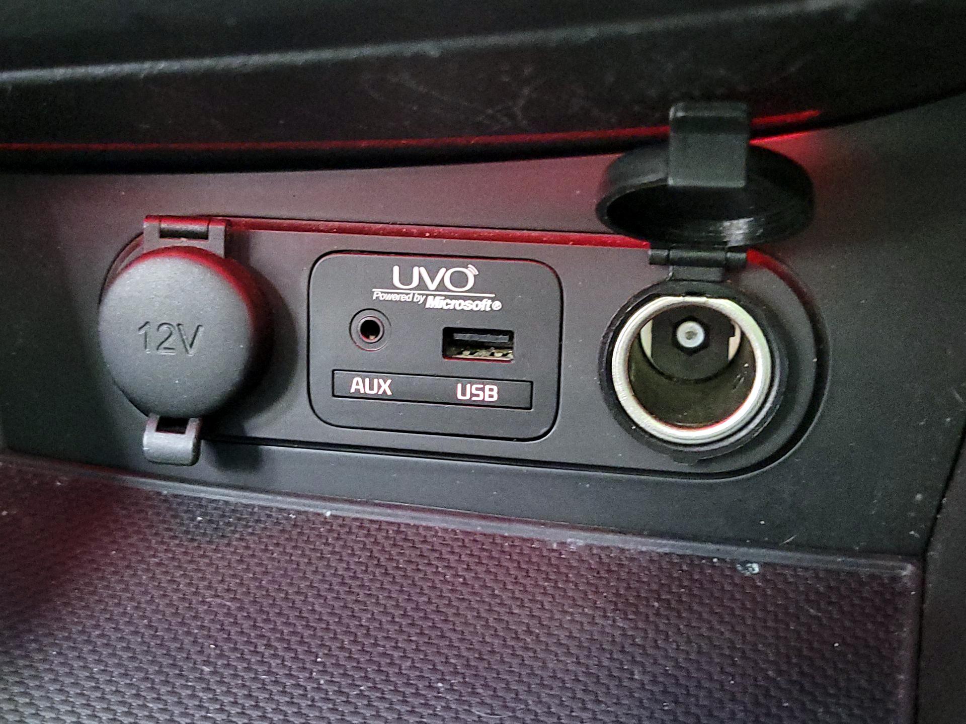 Thumbnail: 2015 Kia Optima - 18