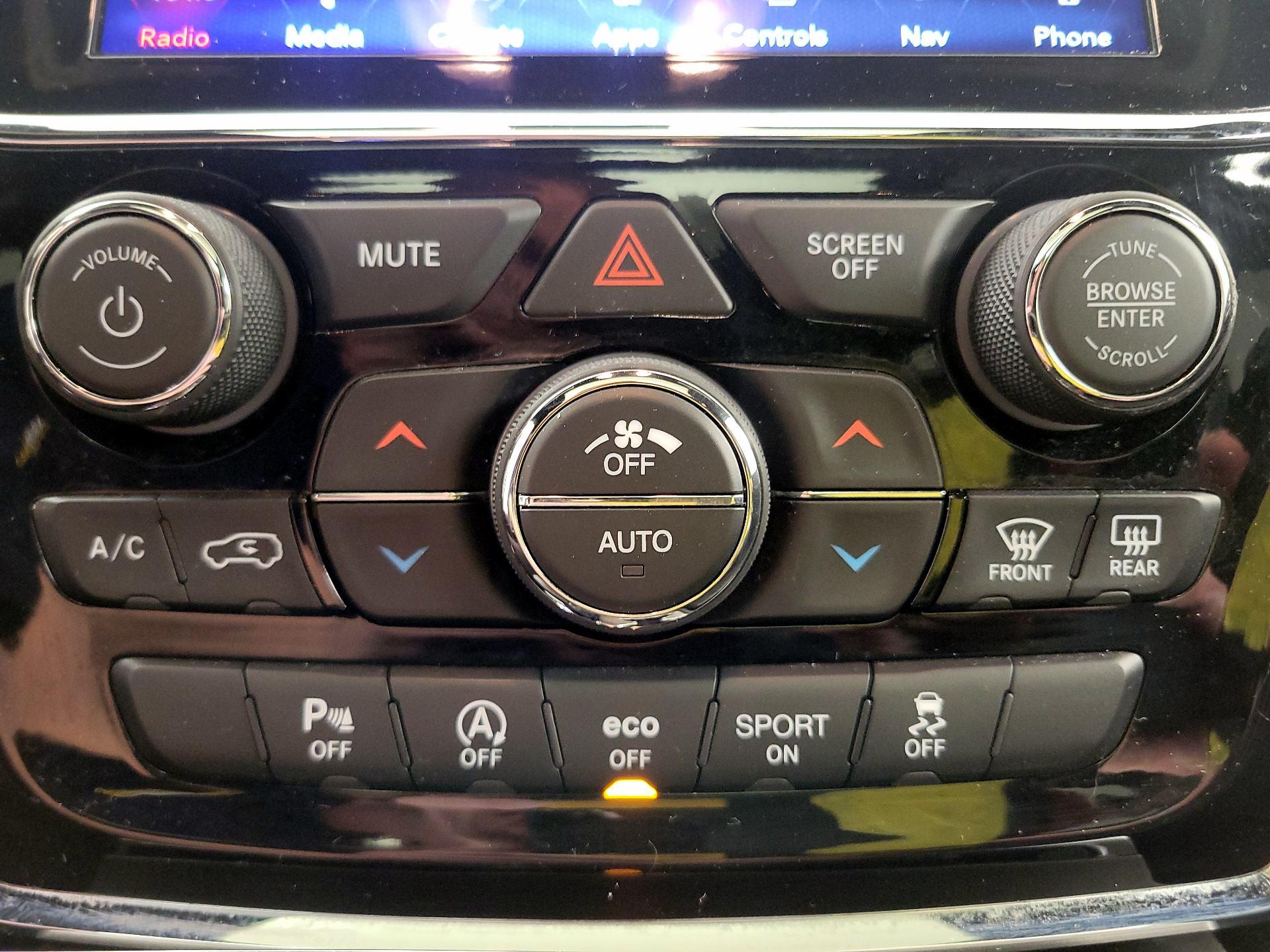 Thumbnail: 2019 Jeep Grand Cherokee - 17