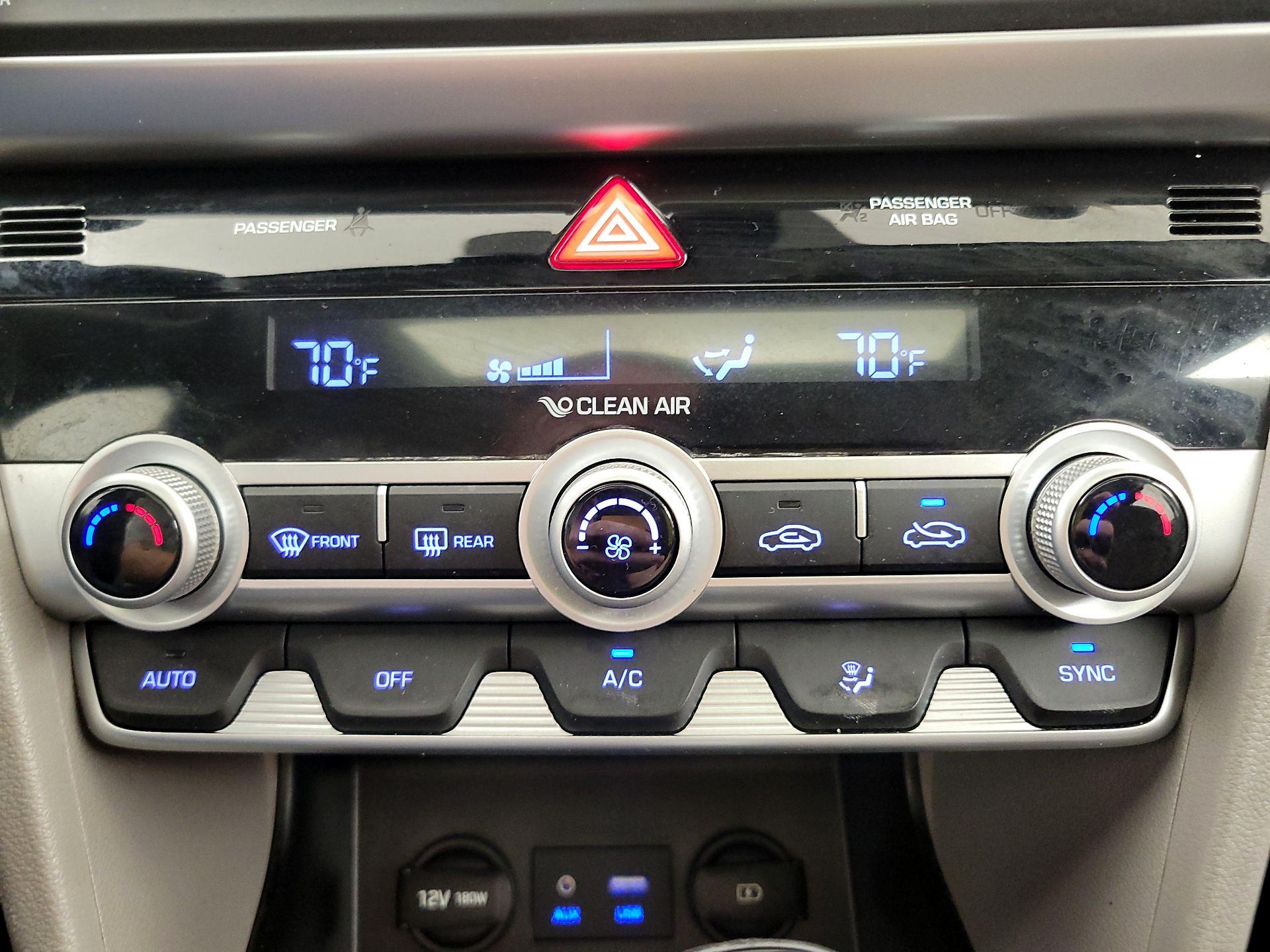 Thumbnail: 2020 Hyundai Elantra - 16