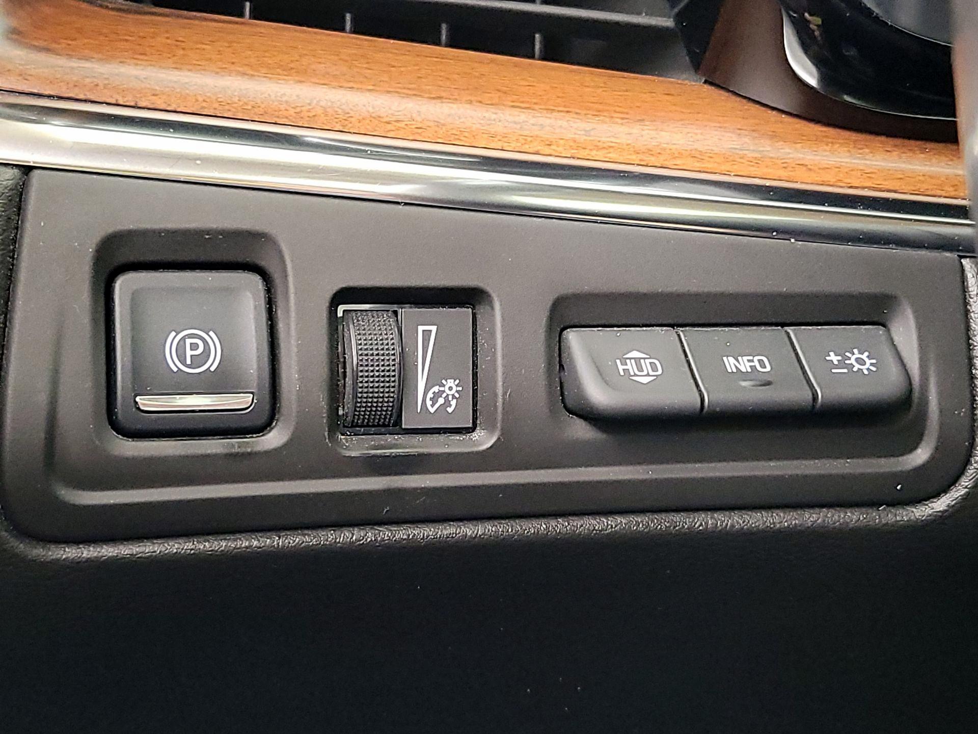 Thumbnail: 2017 Cadillac XT5 - 13