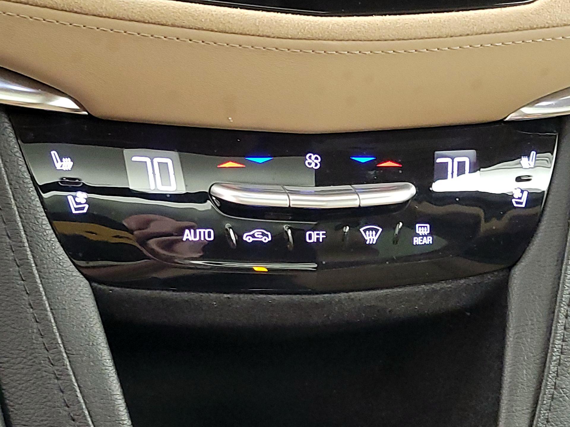 Thumbnail: 2017 Cadillac XT5 - 17