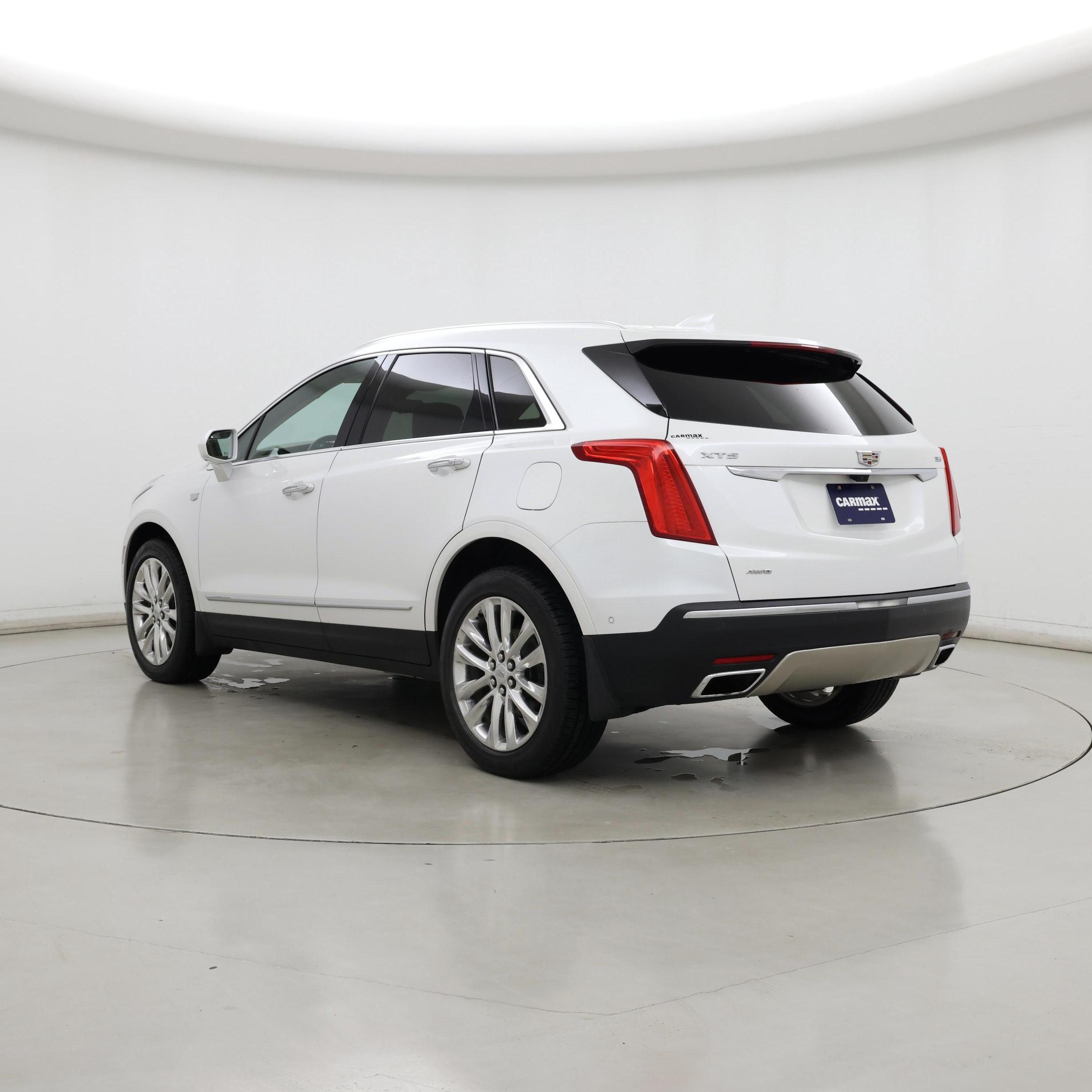 Thumbnail: 2017 Cadillac XT5 - 2