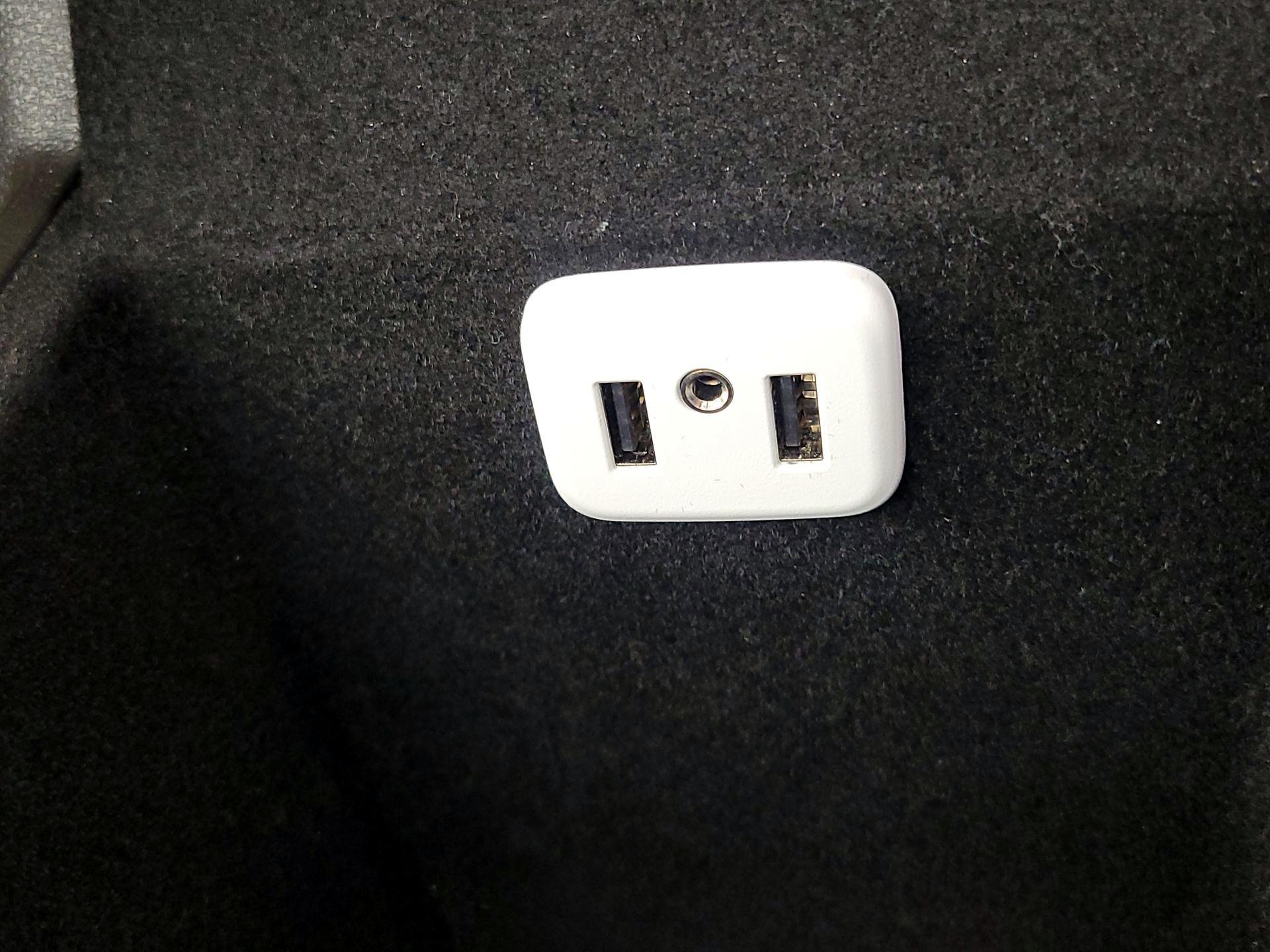 Thumbnail: 2017 Cadillac XT5 - 19