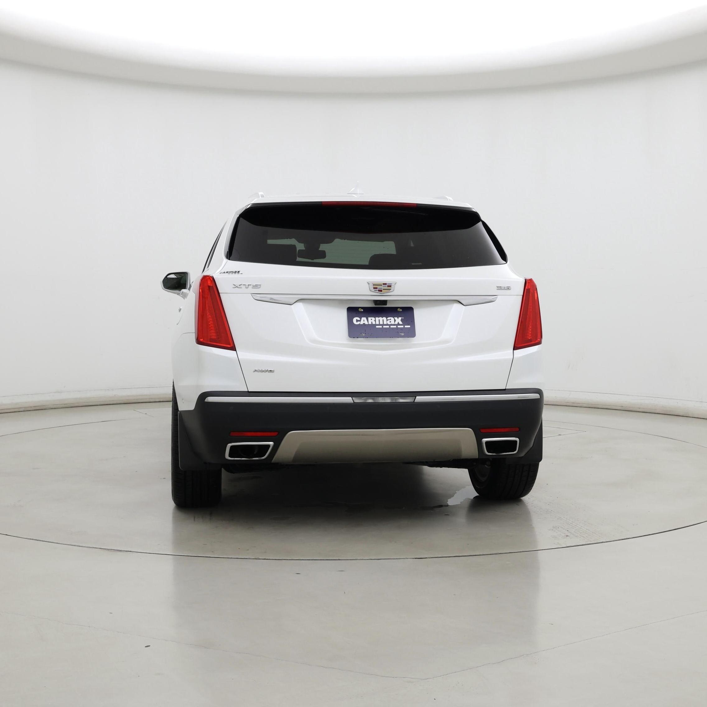 Thumbnail: 2017 Cadillac XT5 - 6