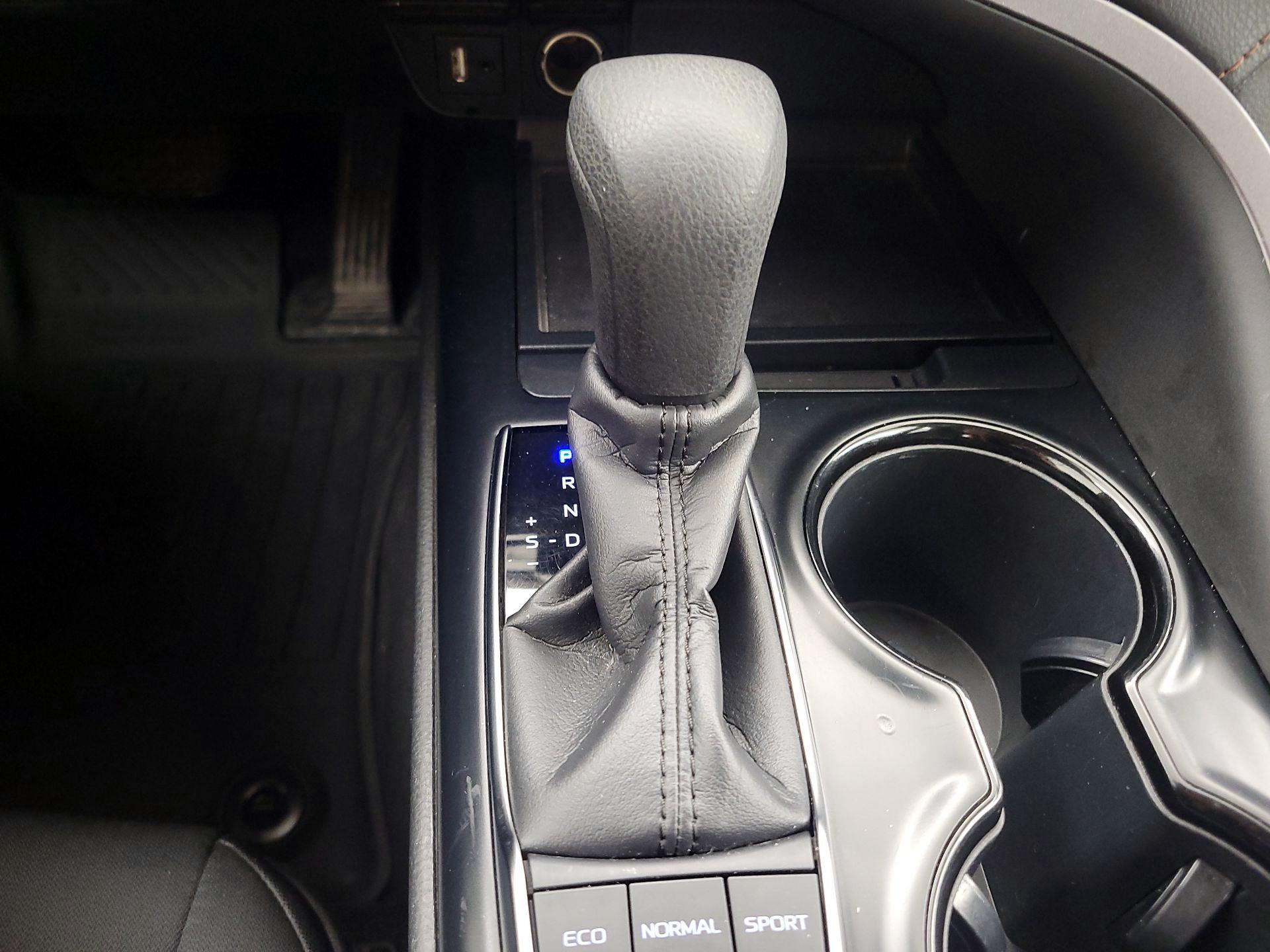 Thumbnail: 2018 Toyota Camry - 17