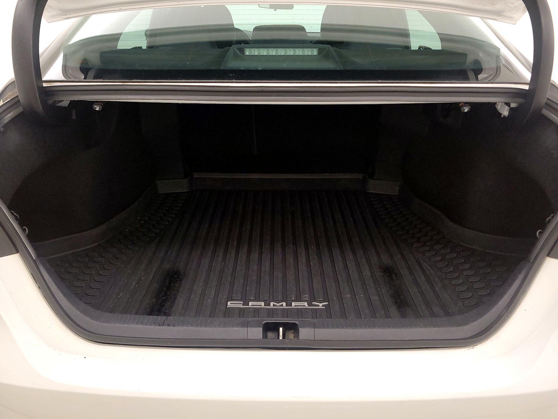 Thumbnail: 2018 Toyota Camry - 20