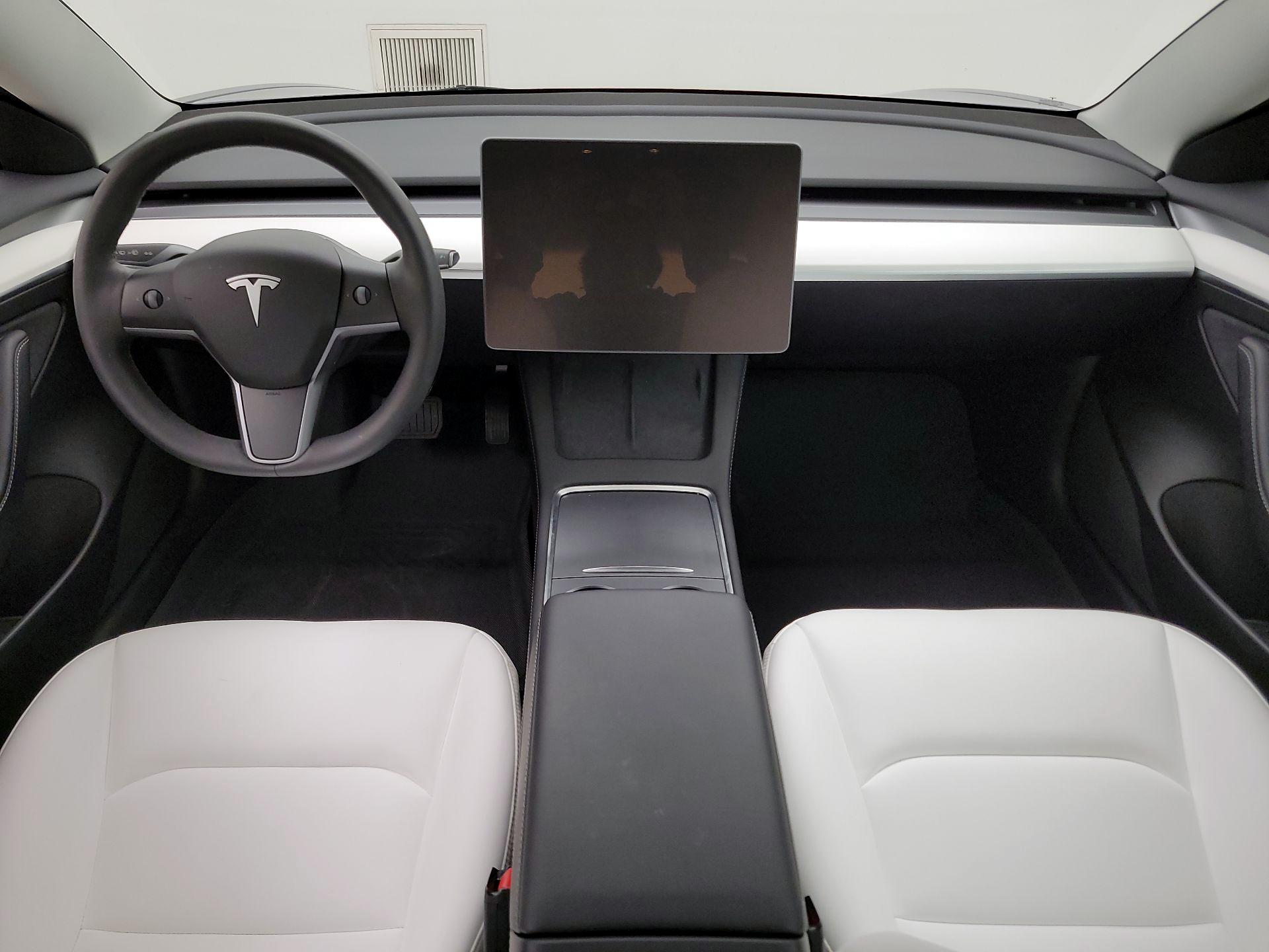 Thumbnail: 2023 Tesla Model 3 - 9