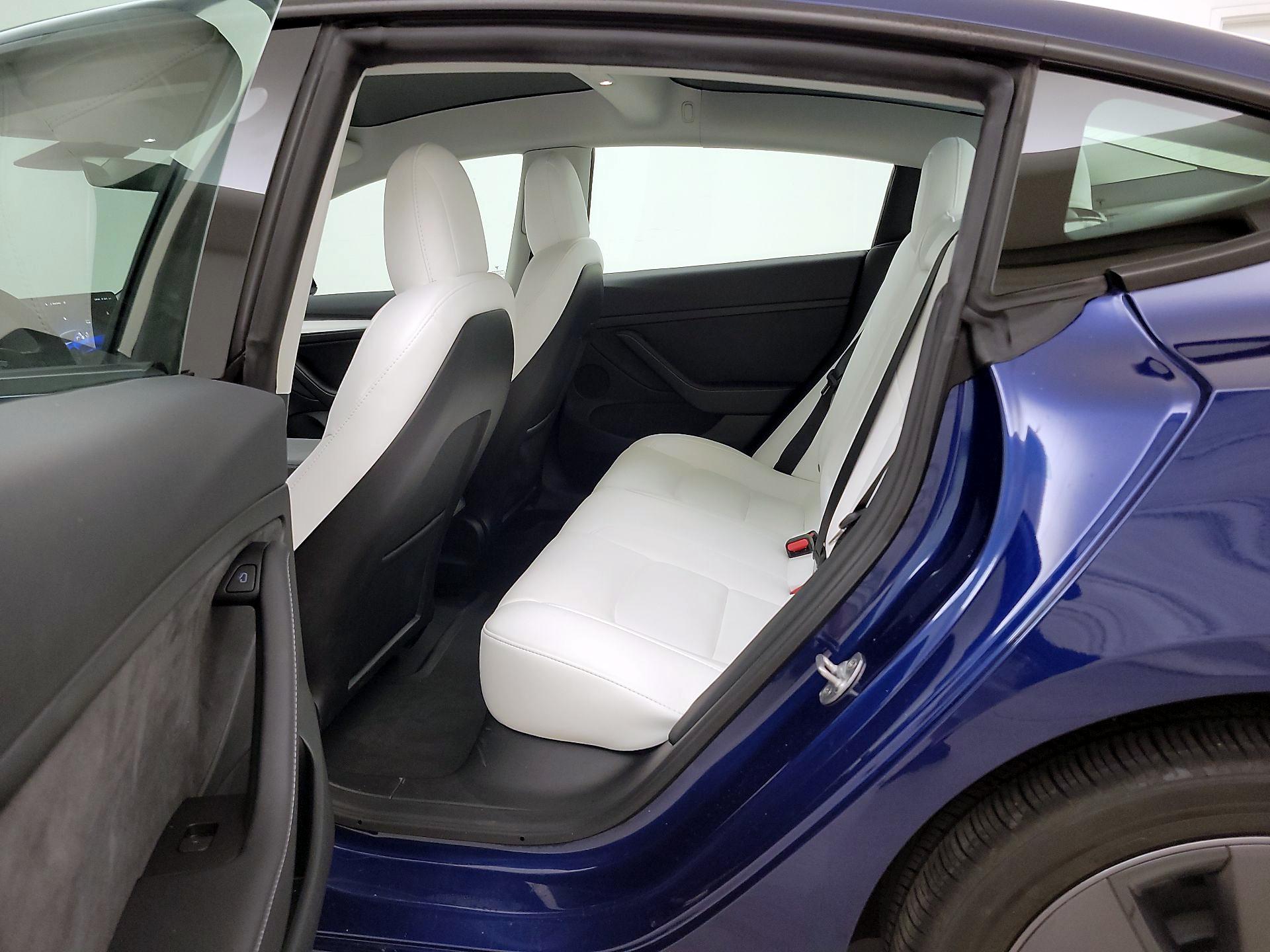 Thumbnail: 2023 Tesla Model 3 - 19