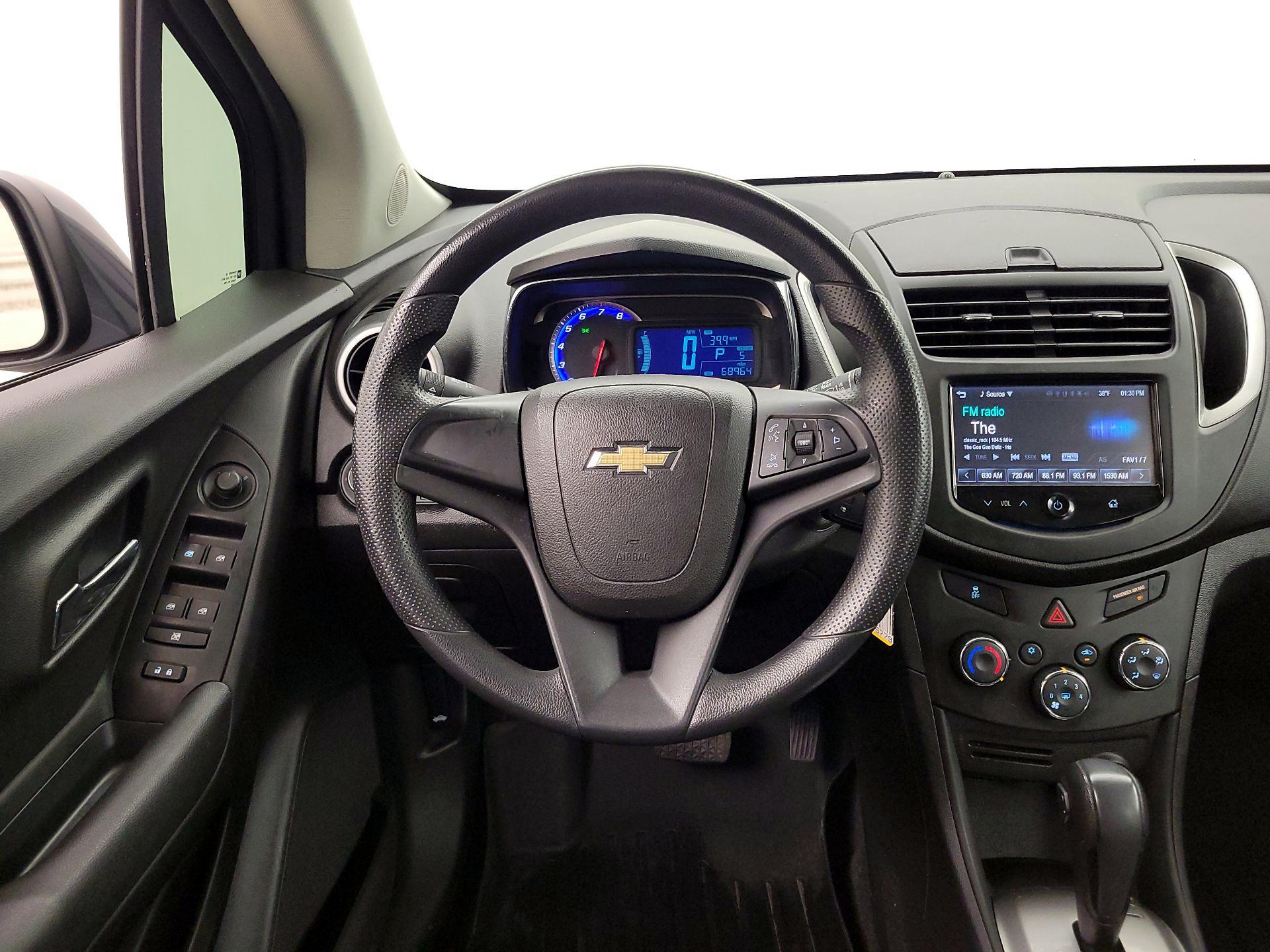 Thumbnail: 2016 Chevrolet Trax - 10