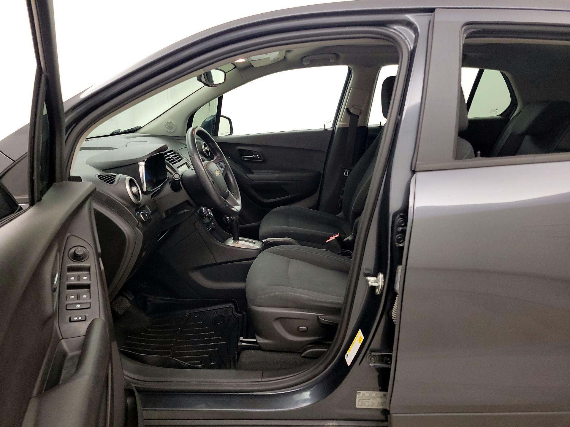 Thumbnail: 2016 Chevrolet Trax - 11