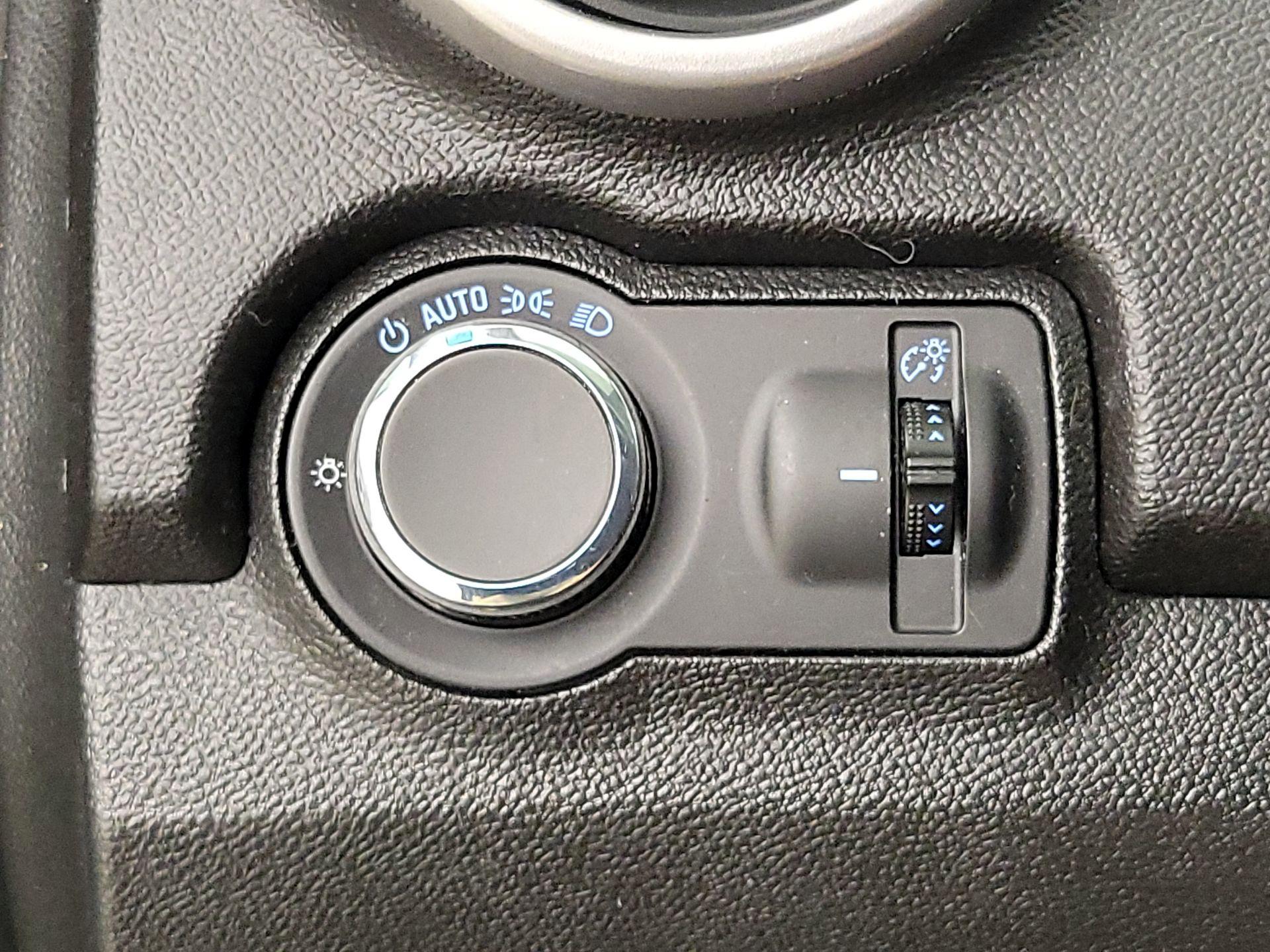 Thumbnail: 2016 Chevrolet Trax - 13