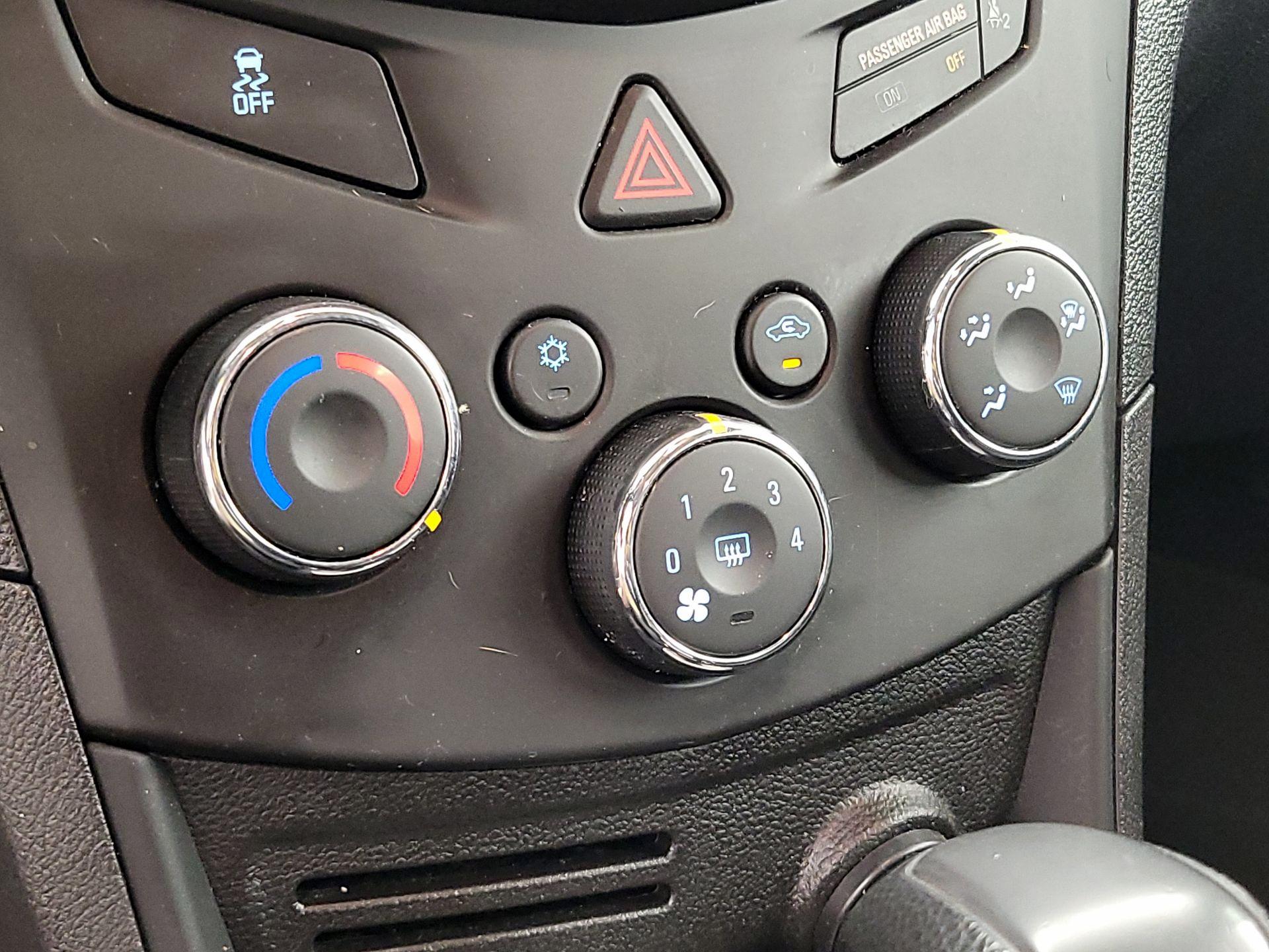 Thumbnail: 2016 Chevrolet Trax - 16