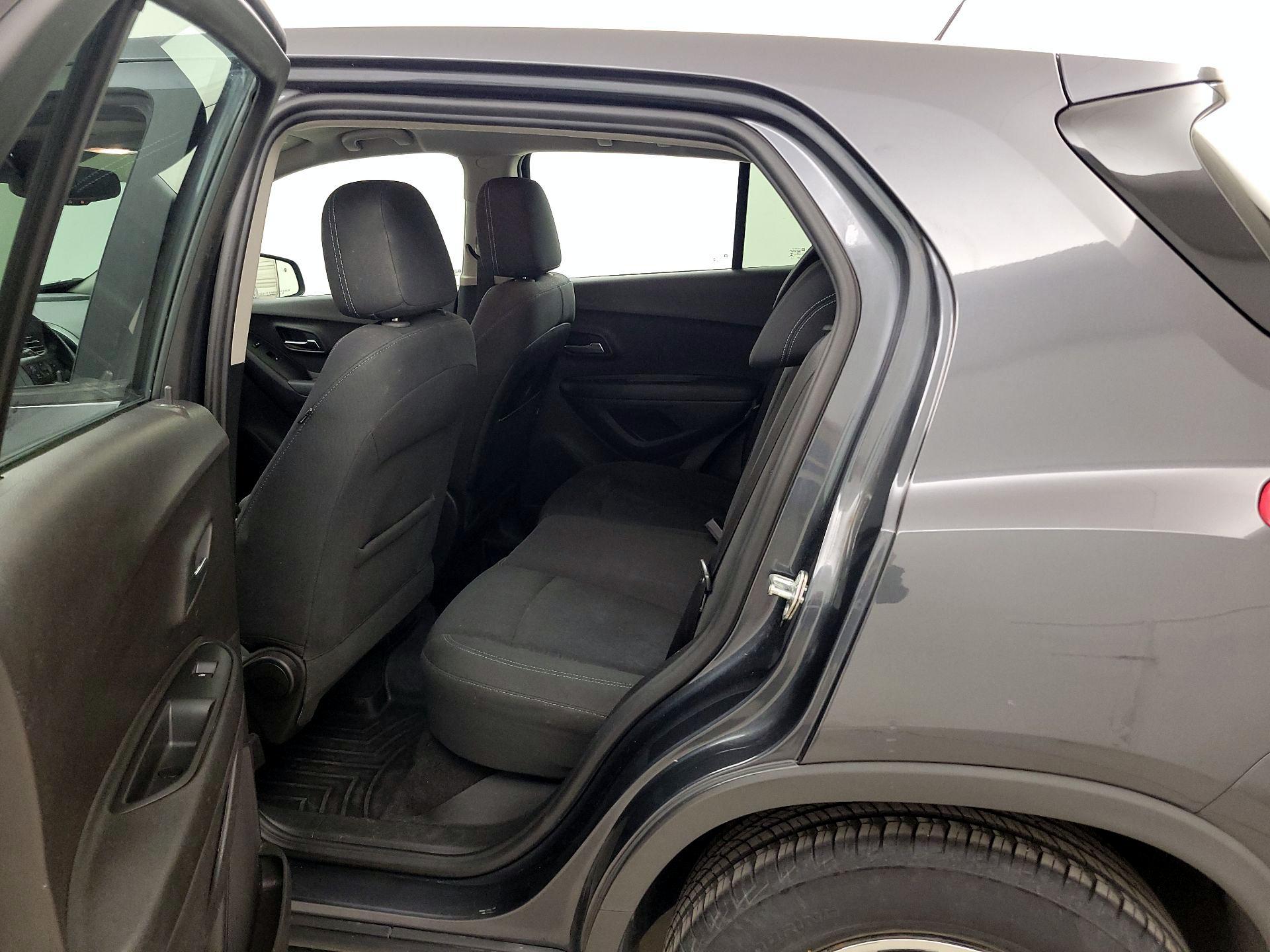 Thumbnail: 2016 Chevrolet Trax - 18