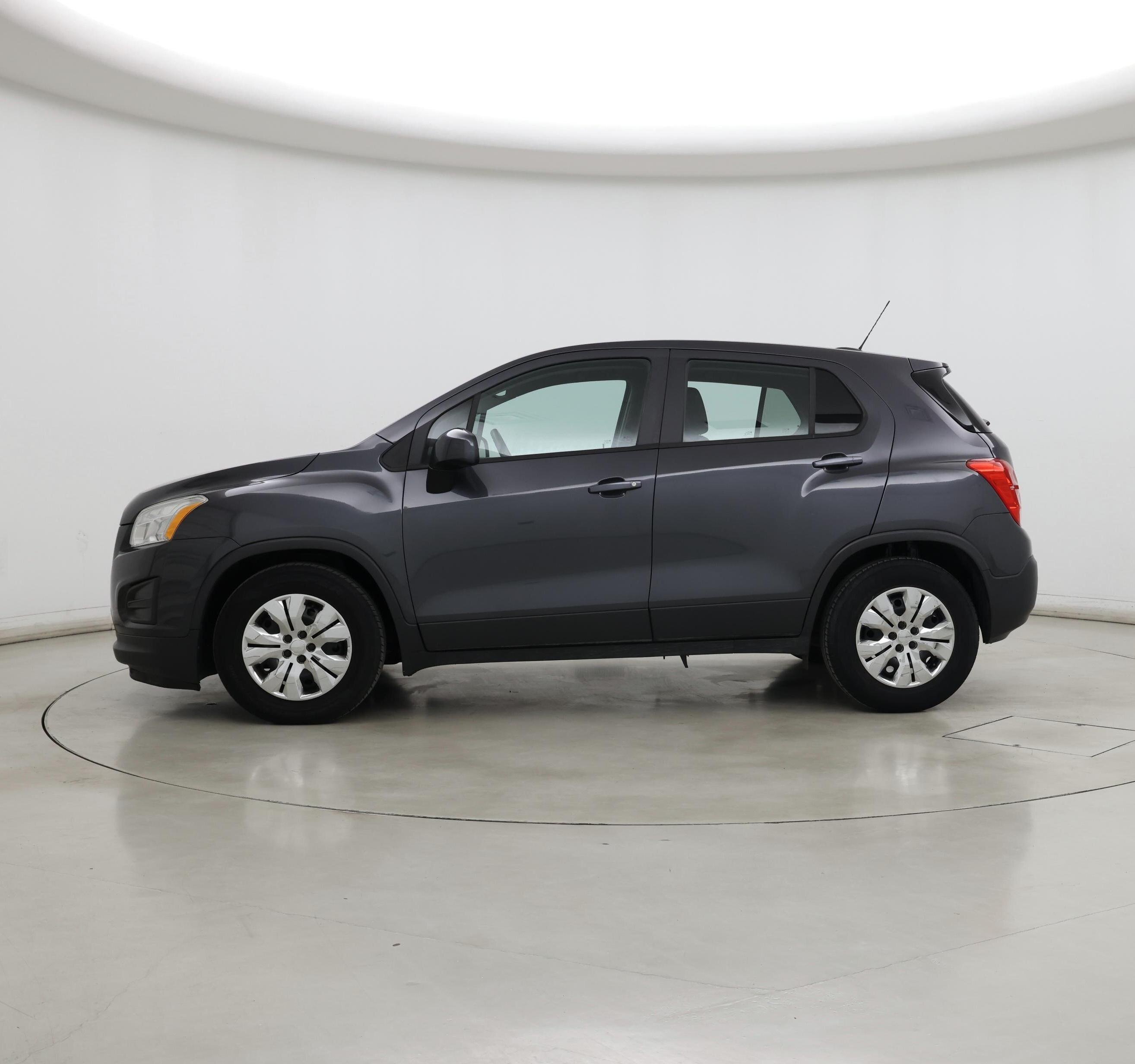 Thumbnail: 2016 Chevrolet Trax - 3