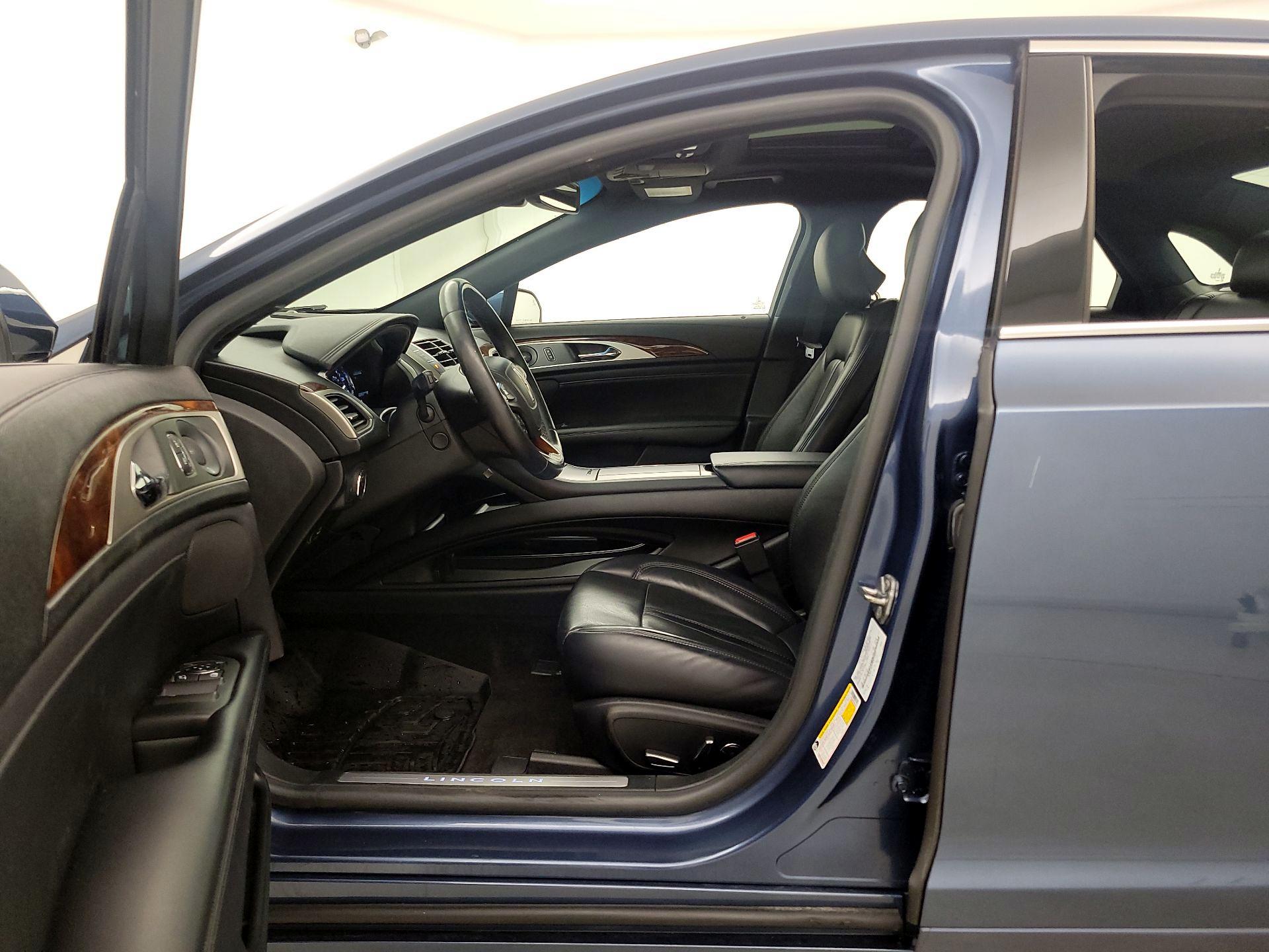 Thumbnail: 2019 Lincoln MKZ - 11