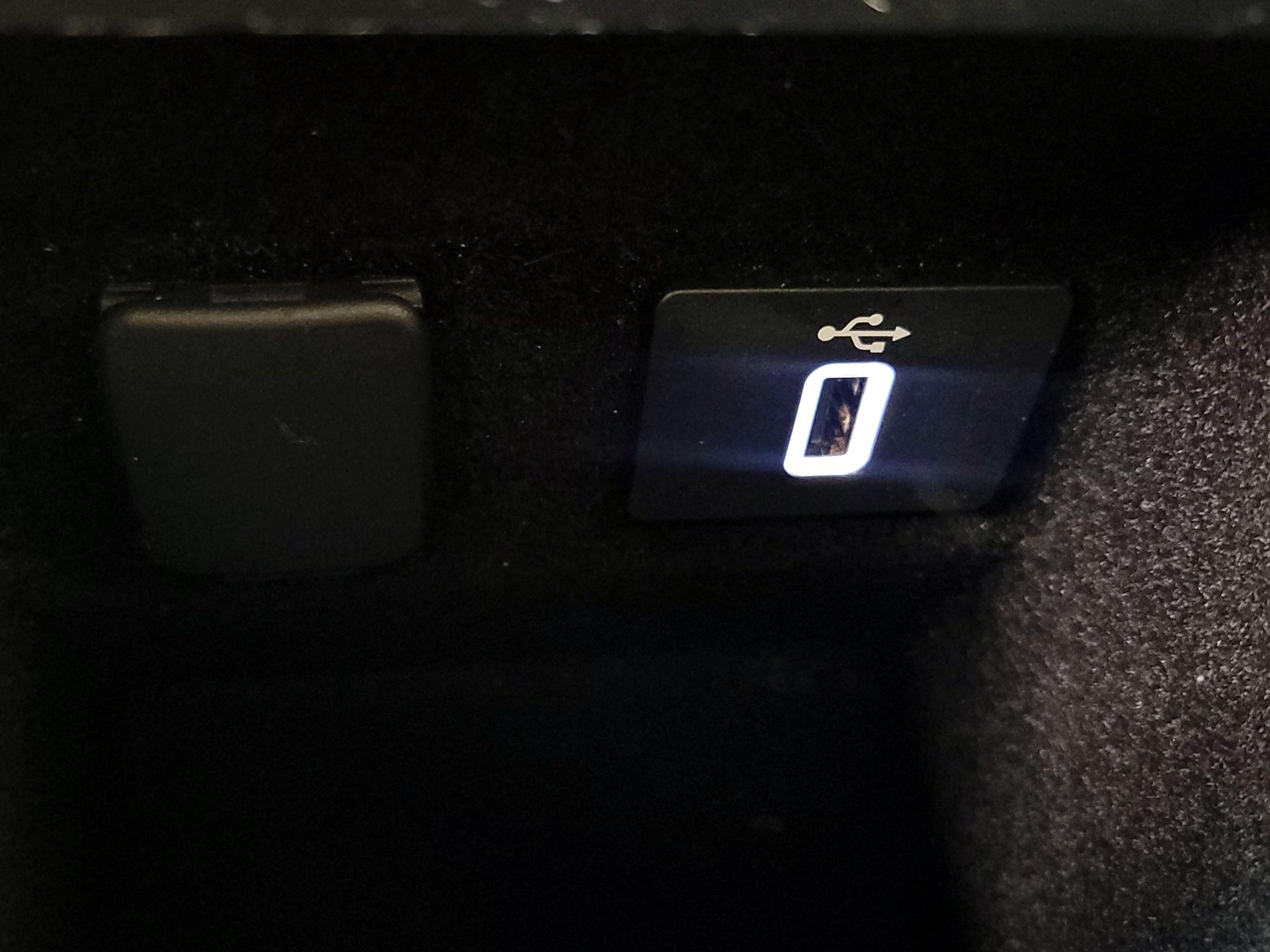 Thumbnail: 2019 Lincoln MKZ - 19