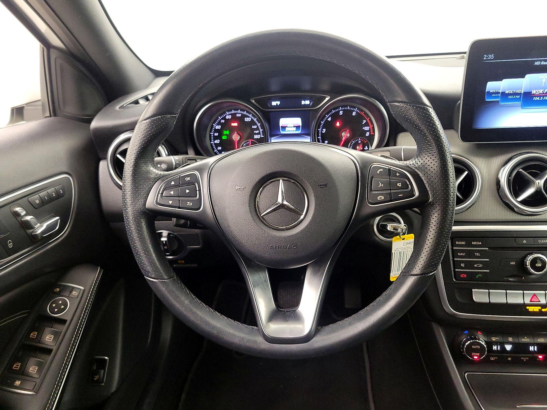 Thumbnail: 2020 Mercedes-Benz GLA - 10