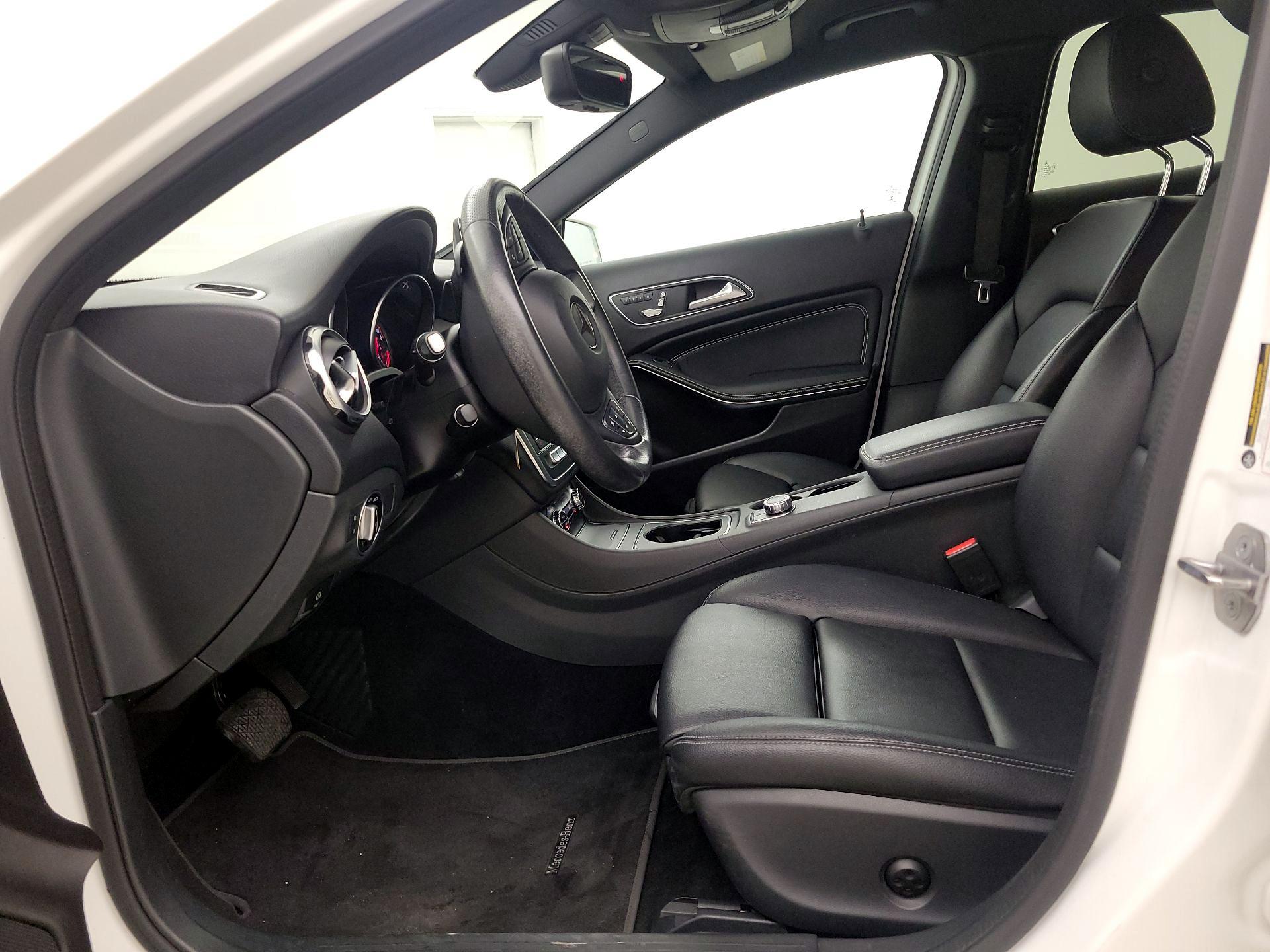 Thumbnail: 2020 Mercedes-Benz GLA - 11