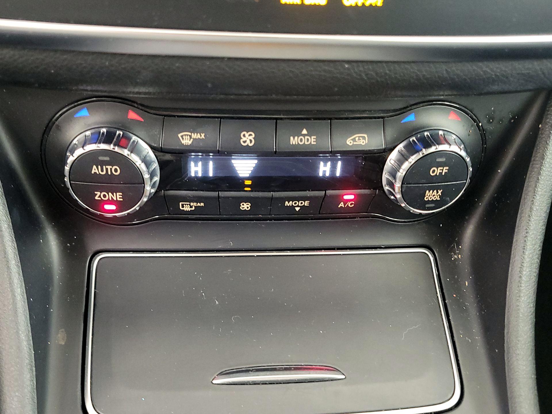 Thumbnail: 2020 Mercedes-Benz GLA - 16