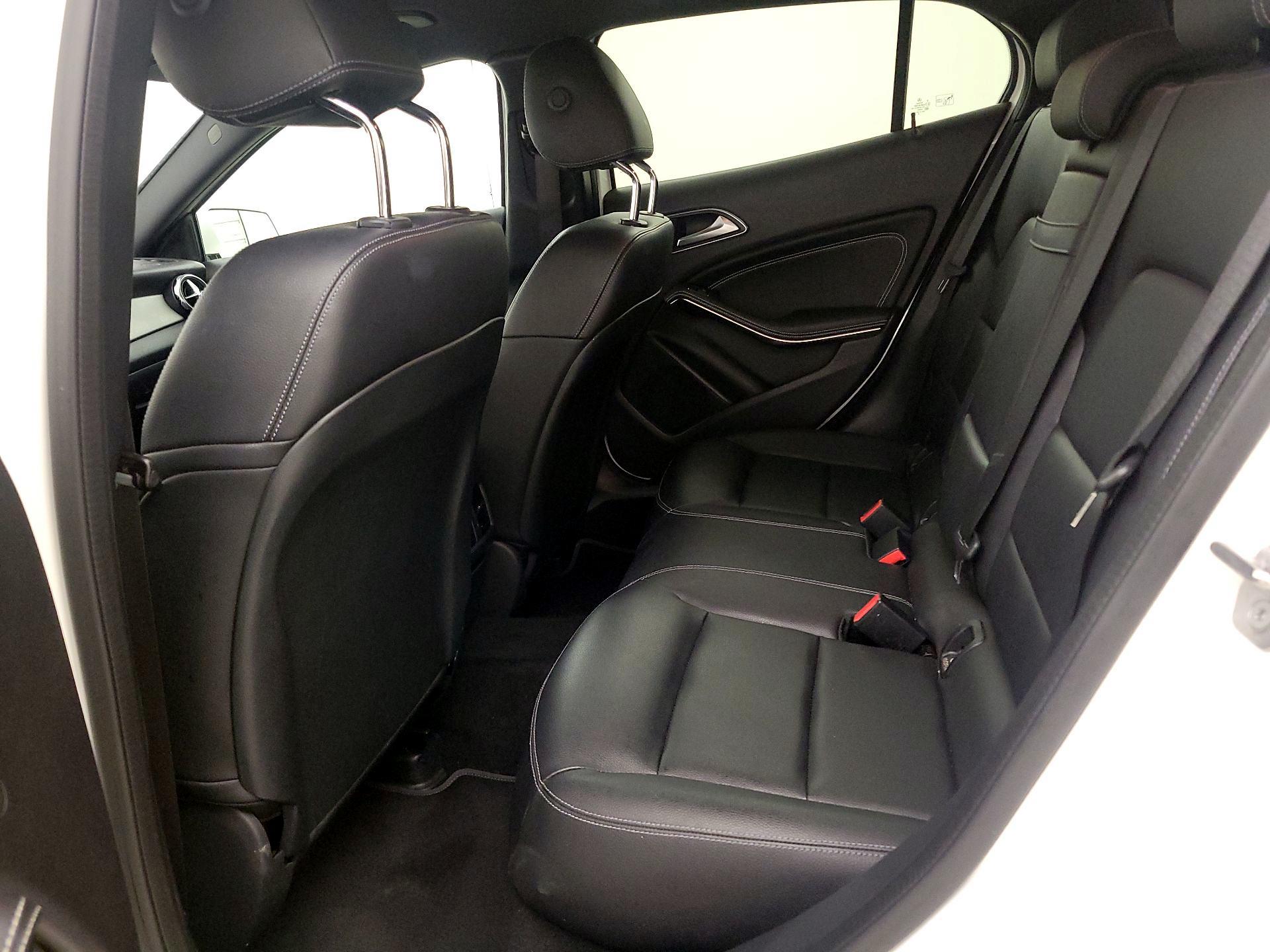 Thumbnail: 2020 Mercedes-Benz GLA - 19