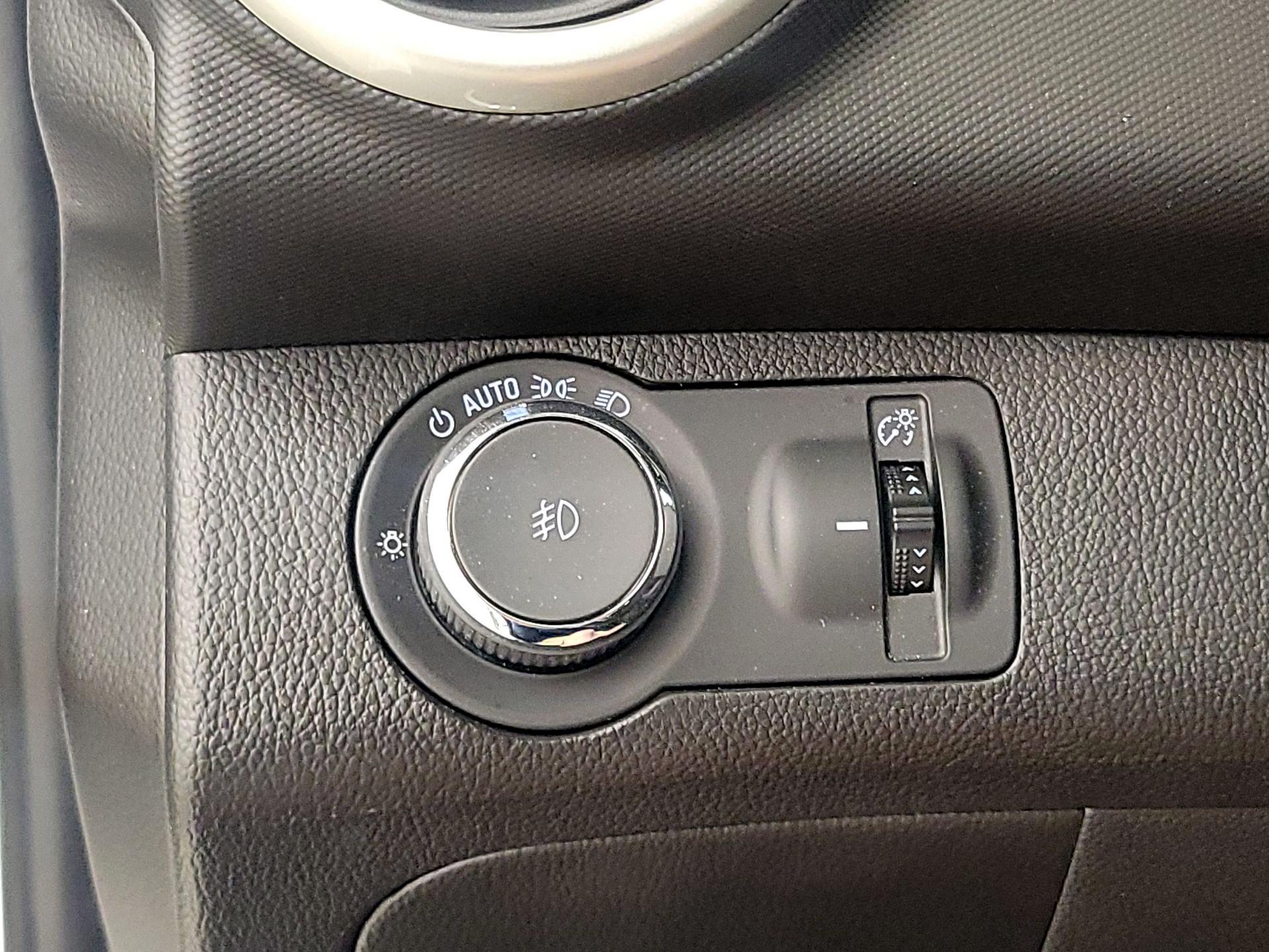 Thumbnail: 2020 Chevrolet Sonic - 13