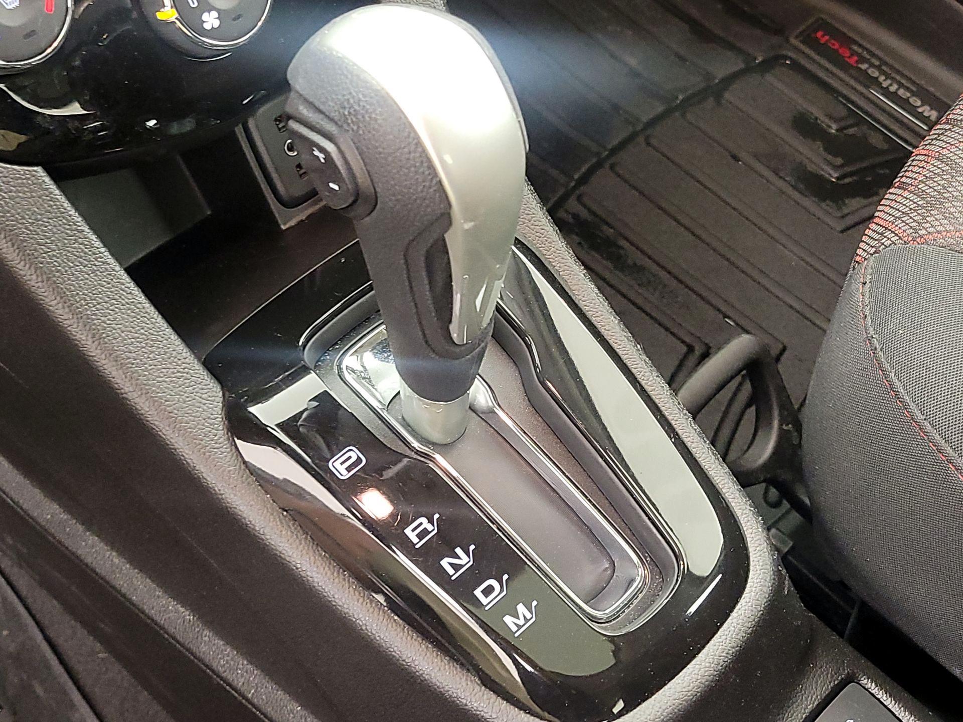 Thumbnail: 2020 Chevrolet Sonic - 17