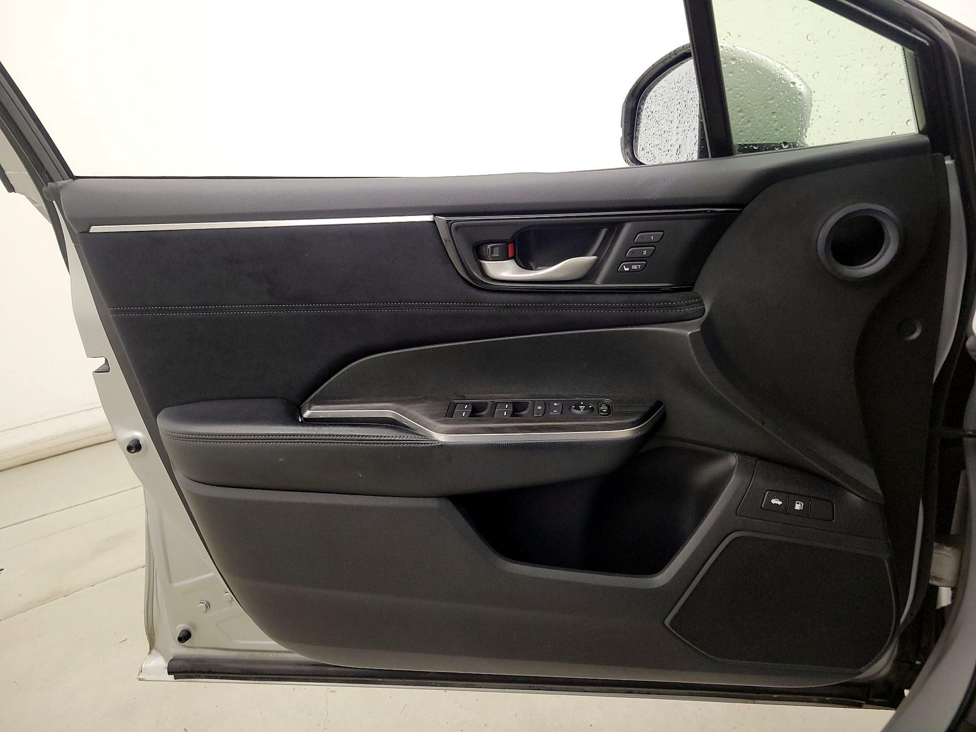 Thumbnail: 2018 Honda Clarity - 12