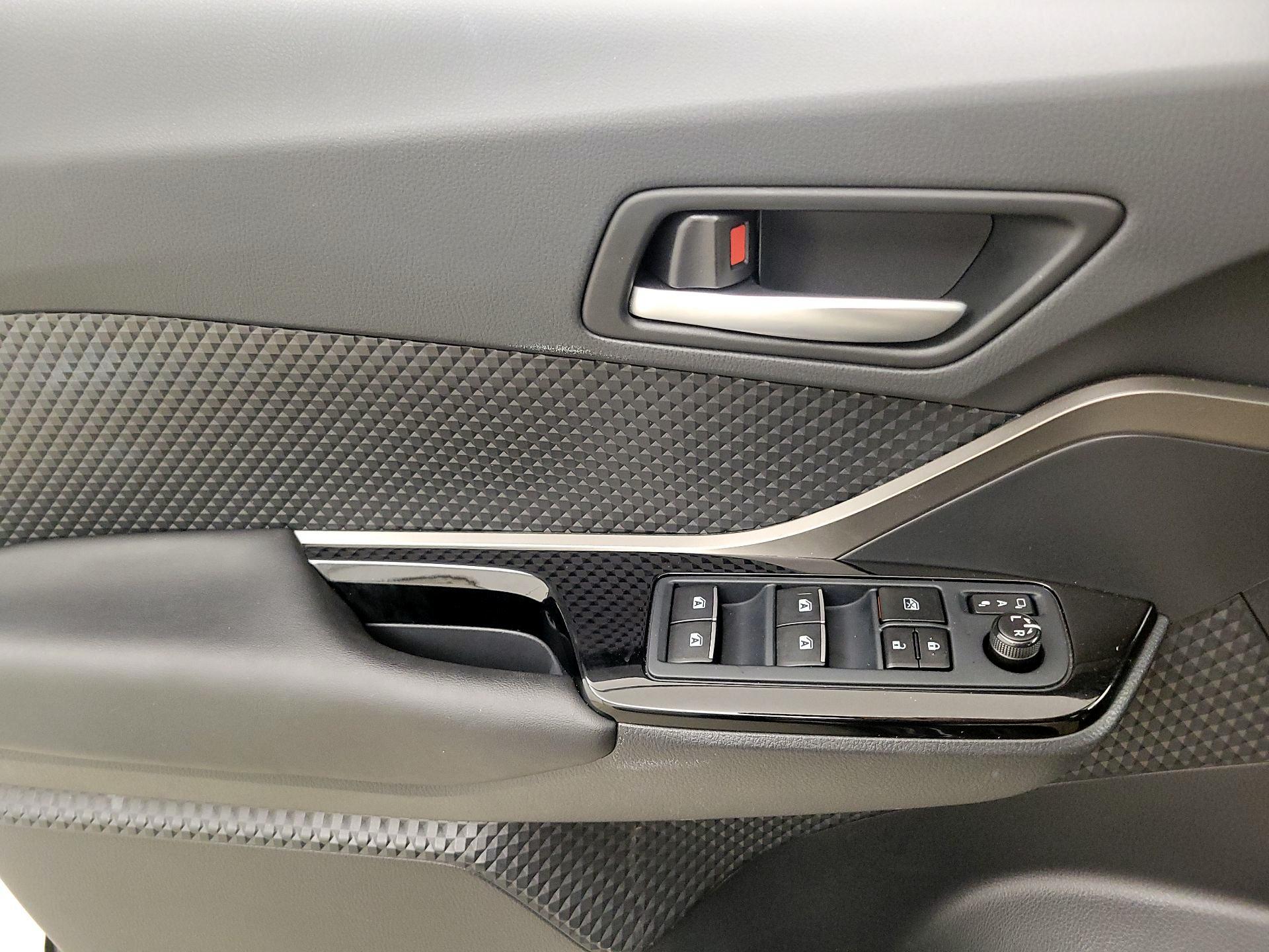 Thumbnail: 2019 Toyota C-HR - 12