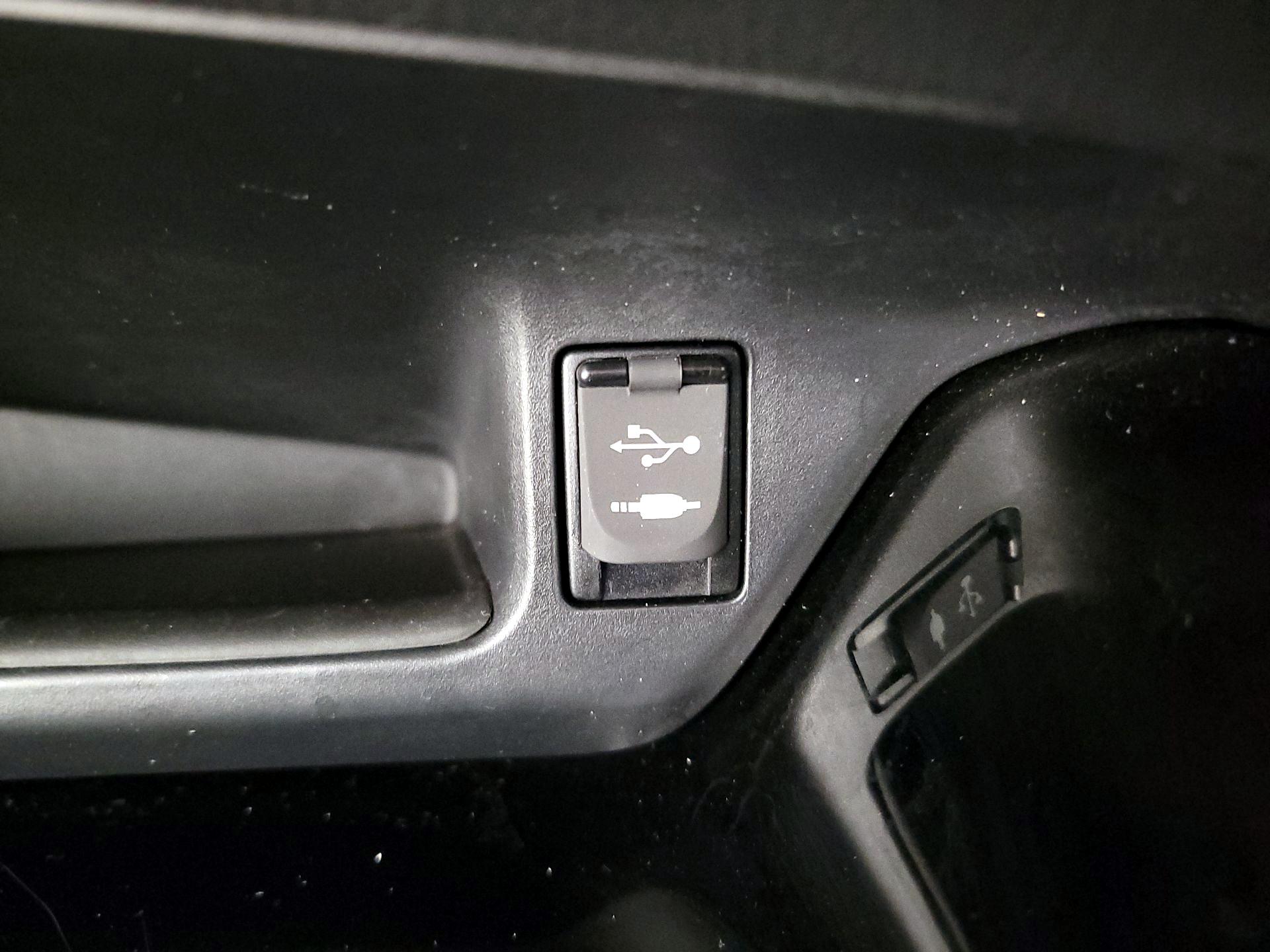 Thumbnail: 2019 Toyota C-HR - 18