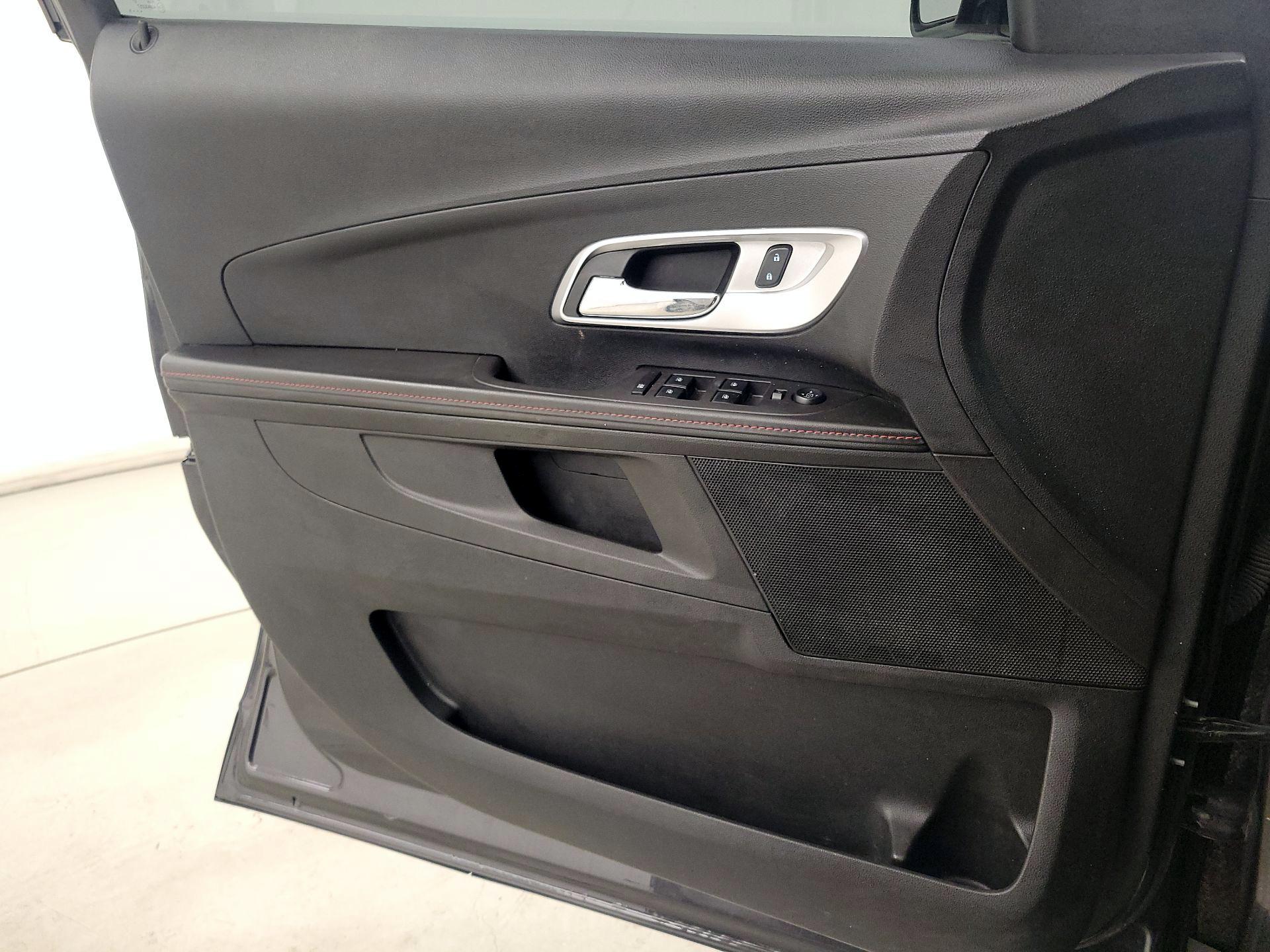 Thumbnail: 2015 Chevrolet Equinox - 12