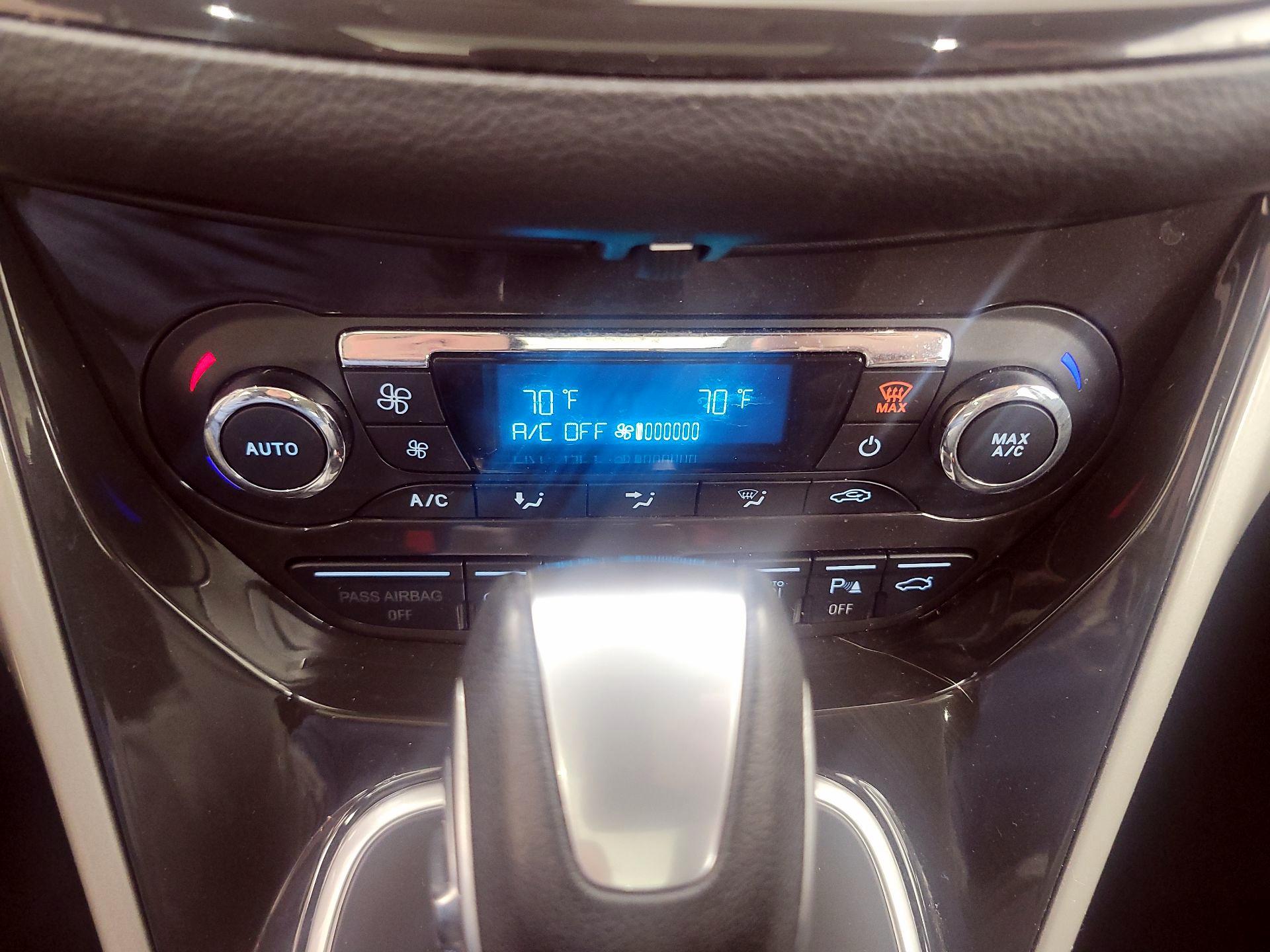 Thumbnail: 2014 Ford C-Max - 16