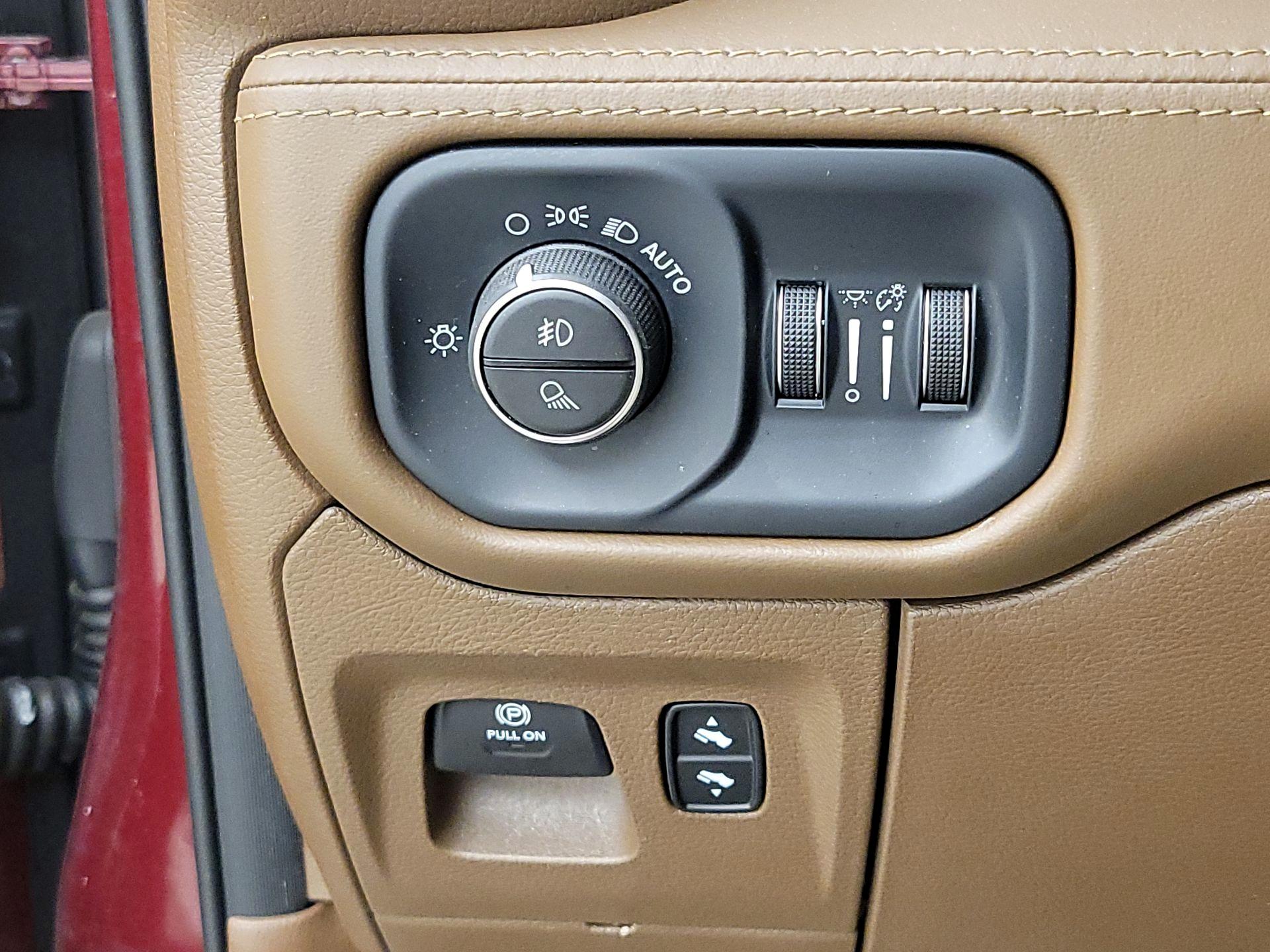 Thumbnail: 2019 RAM 1500 - 13