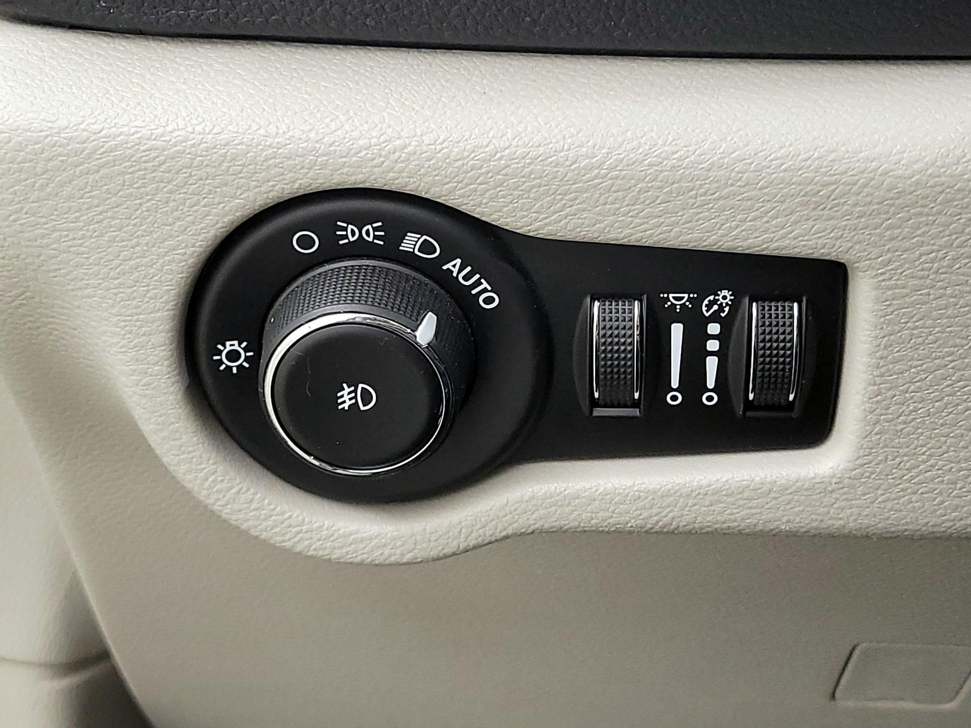 Thumbnail: 2020 Chrysler Pacifica - 13