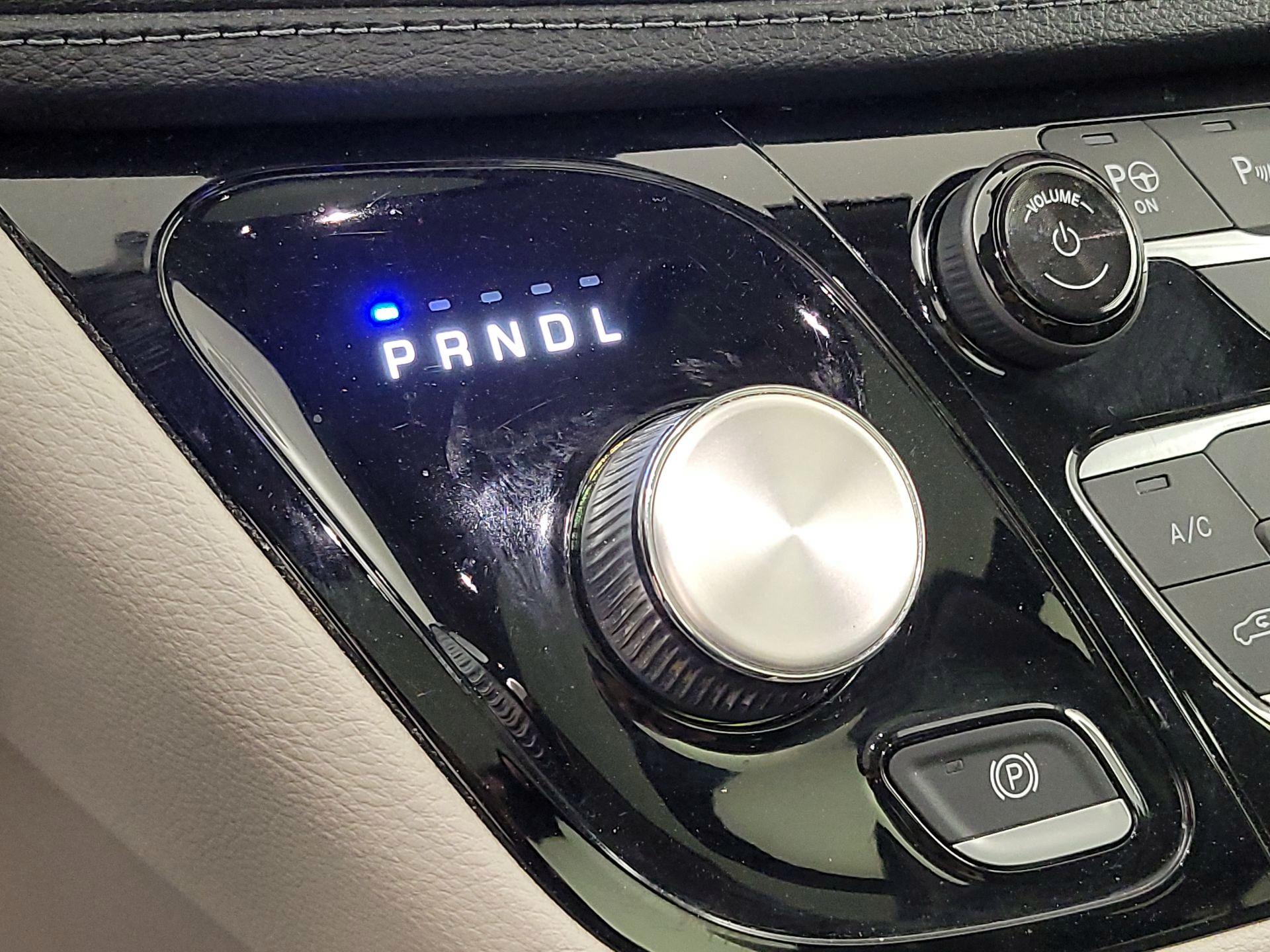 Thumbnail: 2020 Chrysler Pacifica - 18