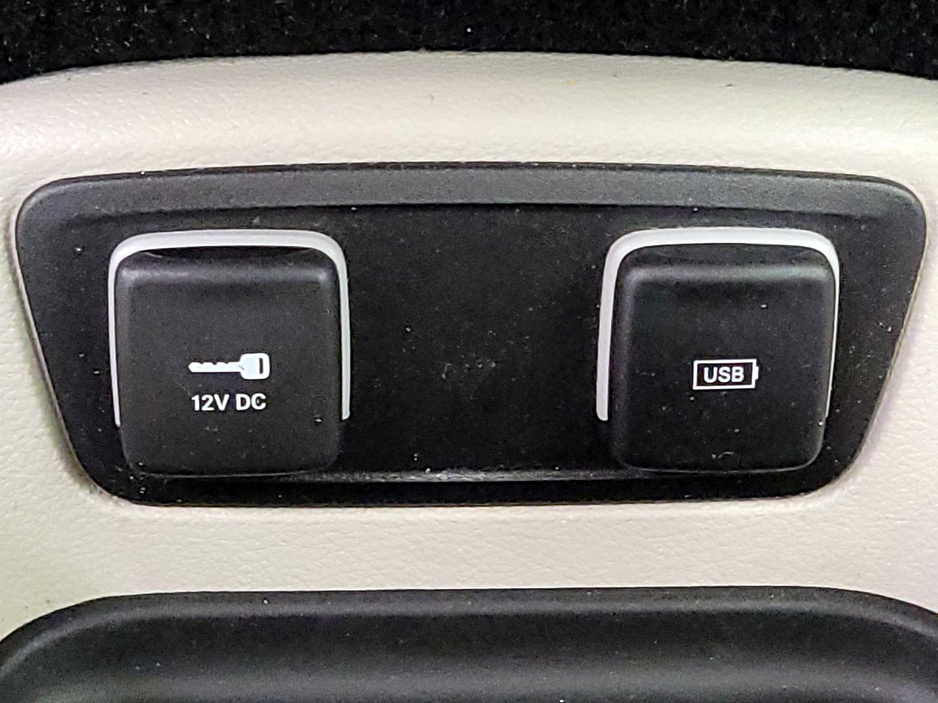 Thumbnail: 2020 Chrysler Pacifica - 19