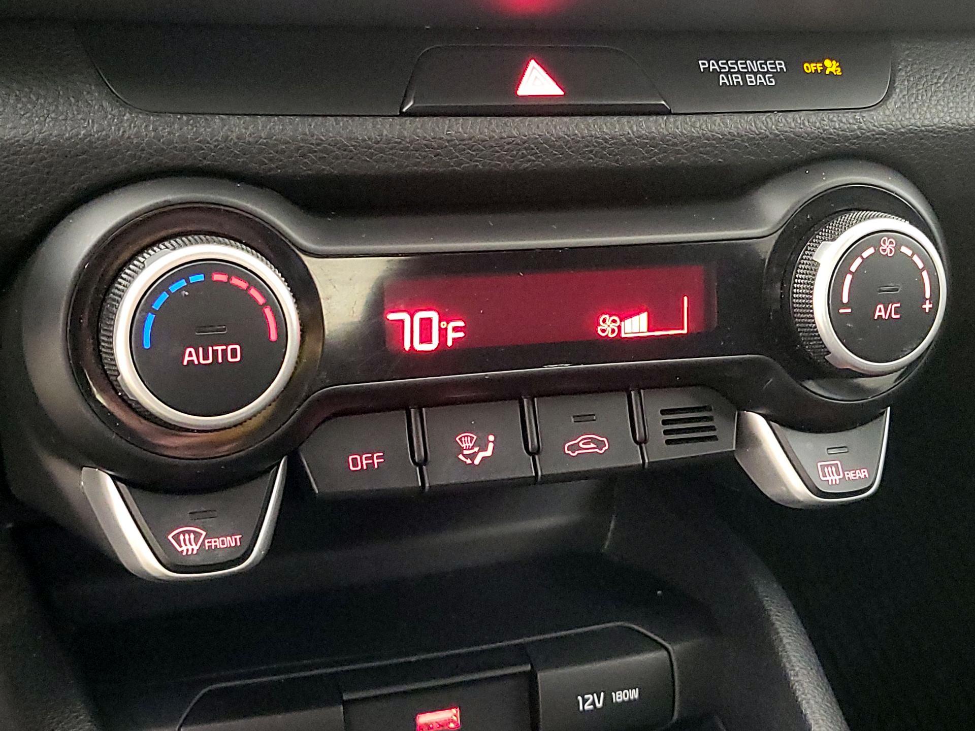 Thumbnail: 2023 Kia Rio - 16