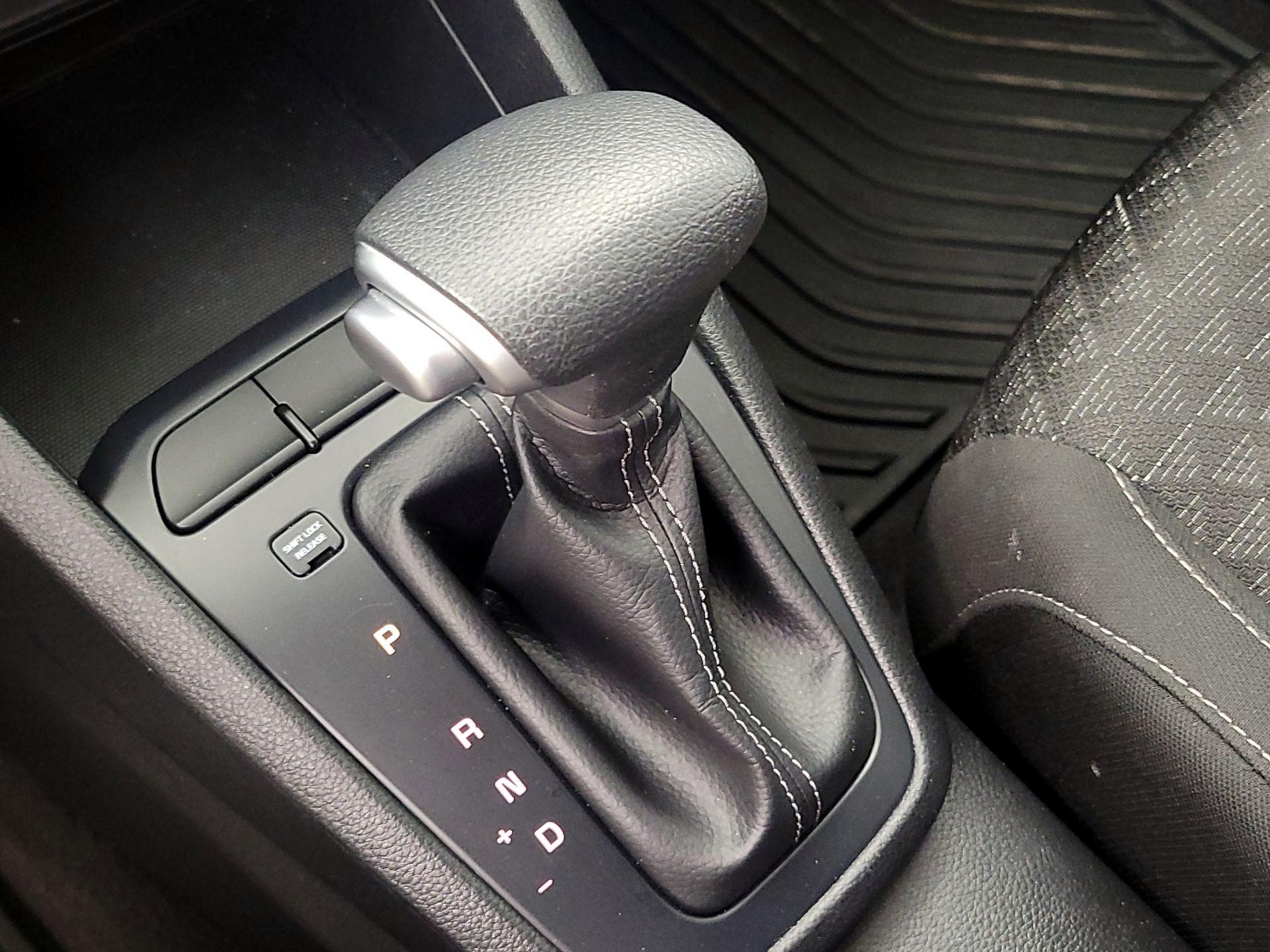 Thumbnail: 2023 Kia Rio - 17