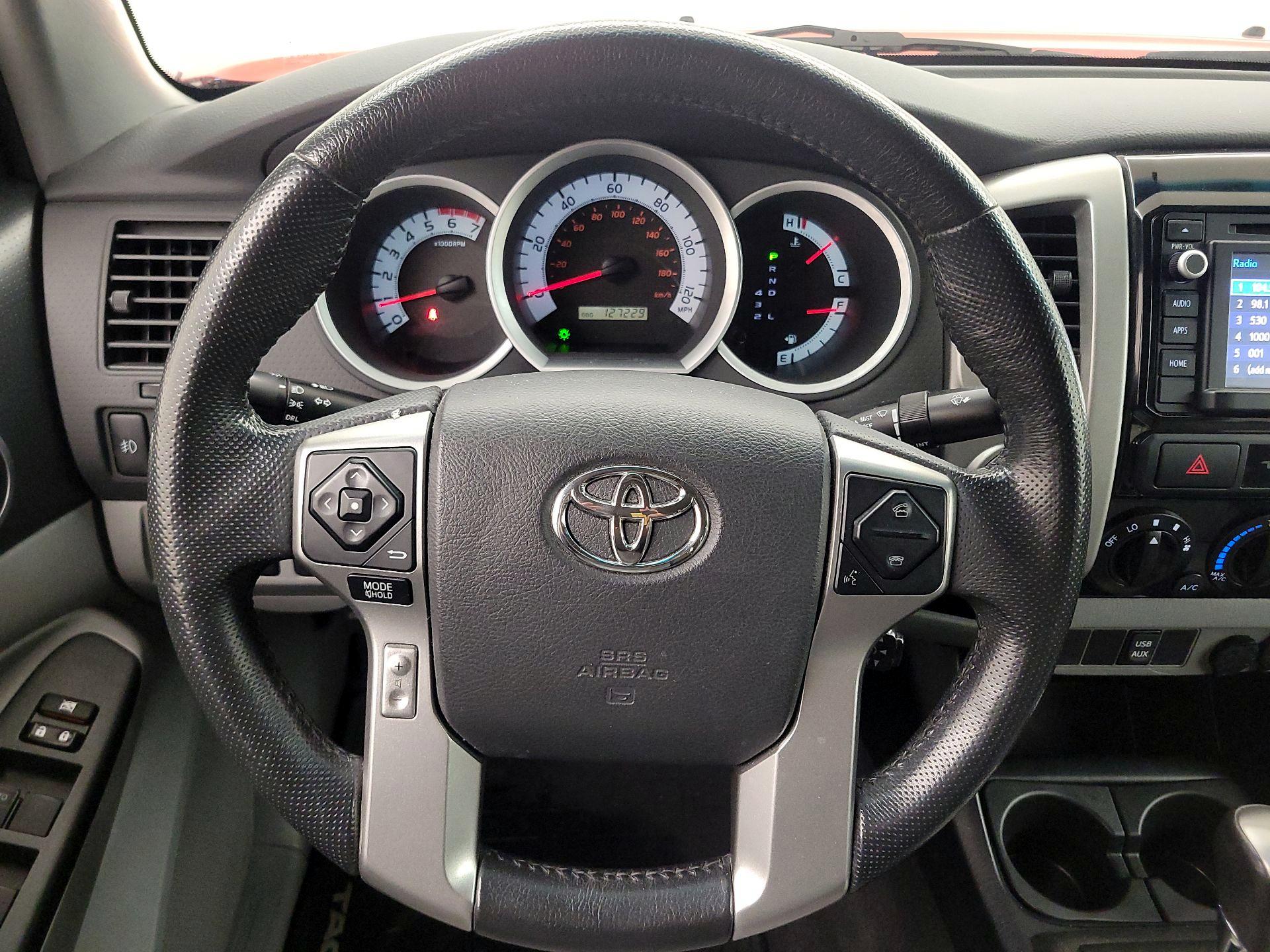 Thumbnail: 2015 Toyota Tacoma - 10