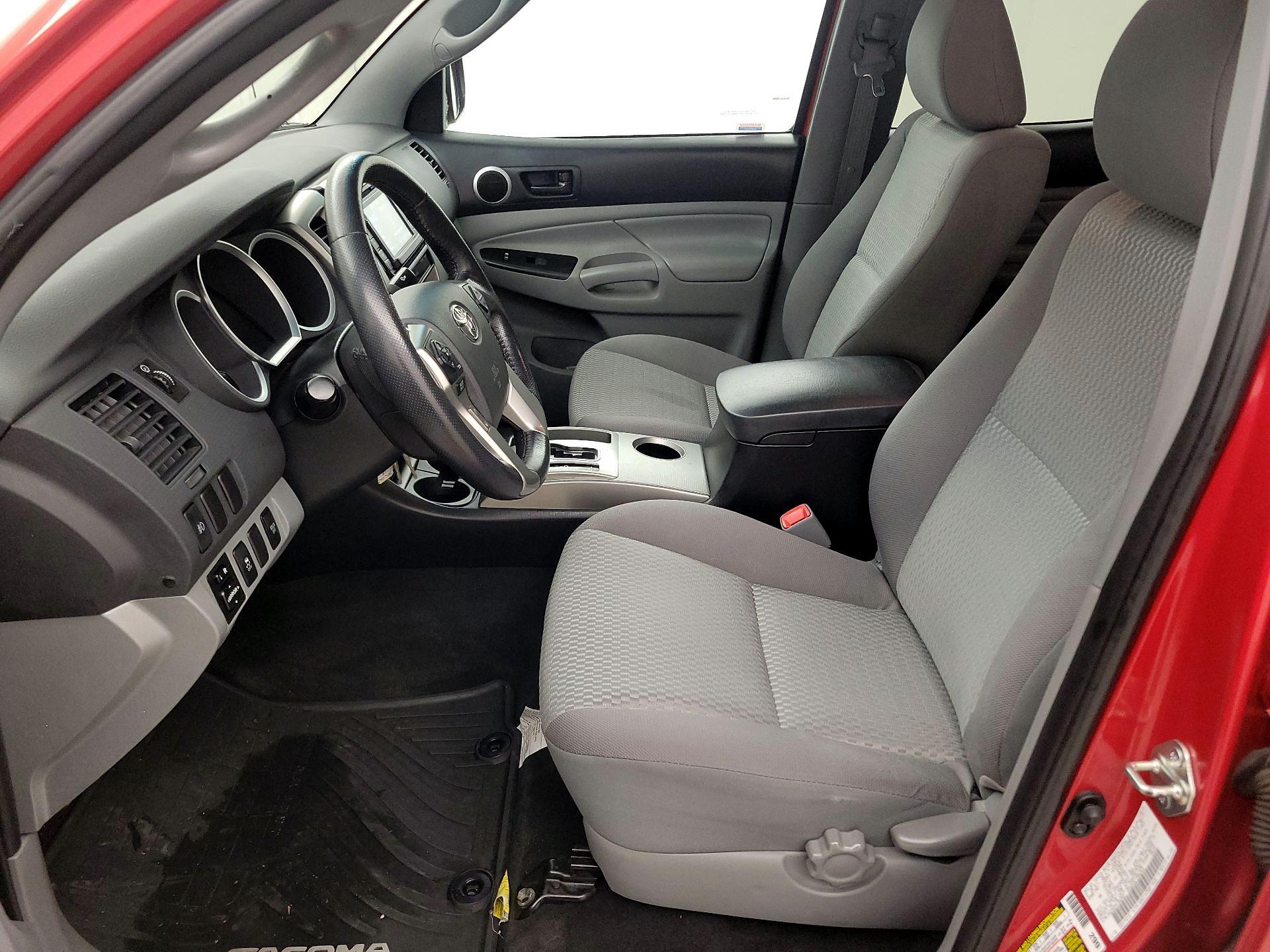 Thumbnail: 2015 Toyota Tacoma - 11