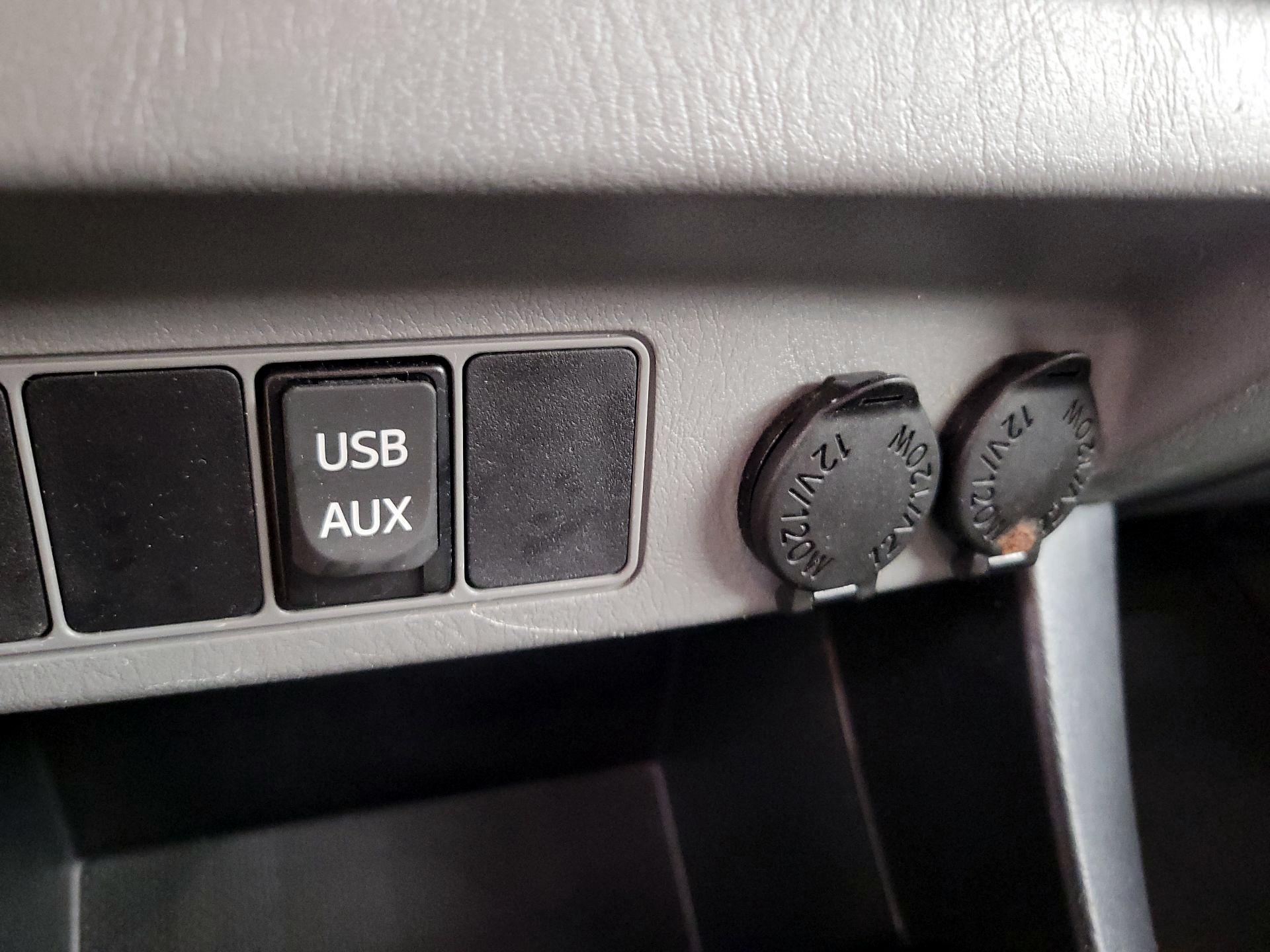 Thumbnail: 2015 Toyota Tacoma - 18