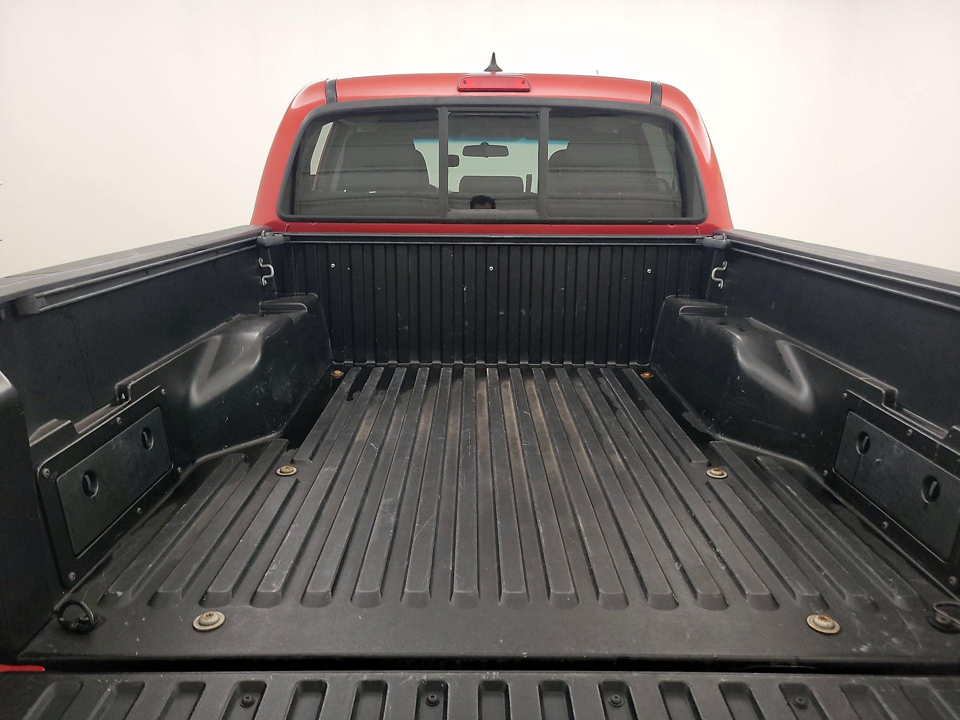 Thumbnail: 2015 Toyota Tacoma - 20