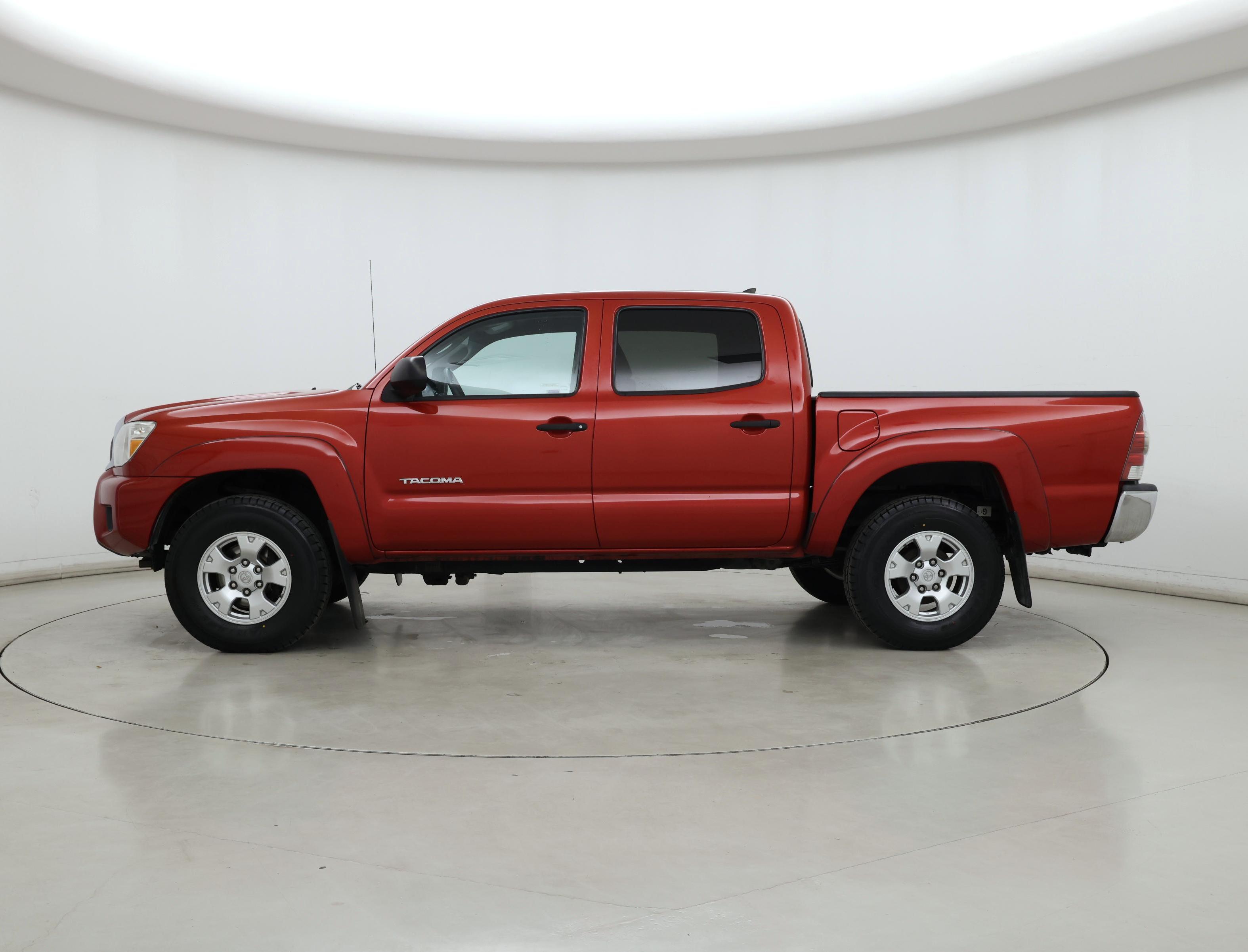 Thumbnail: 2015 Toyota Tacoma - 3