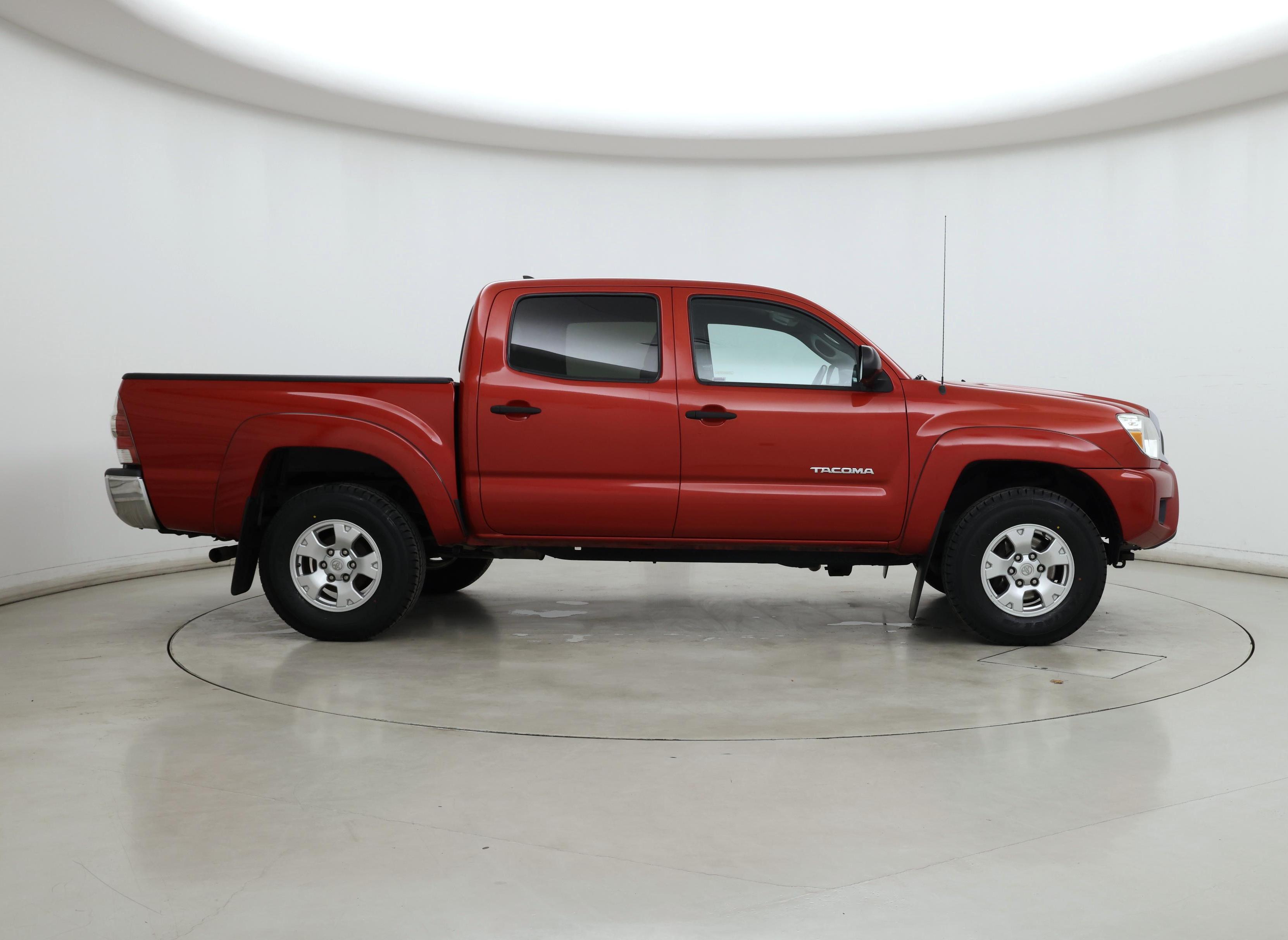 Thumbnail: 2015 Toyota Tacoma - 7