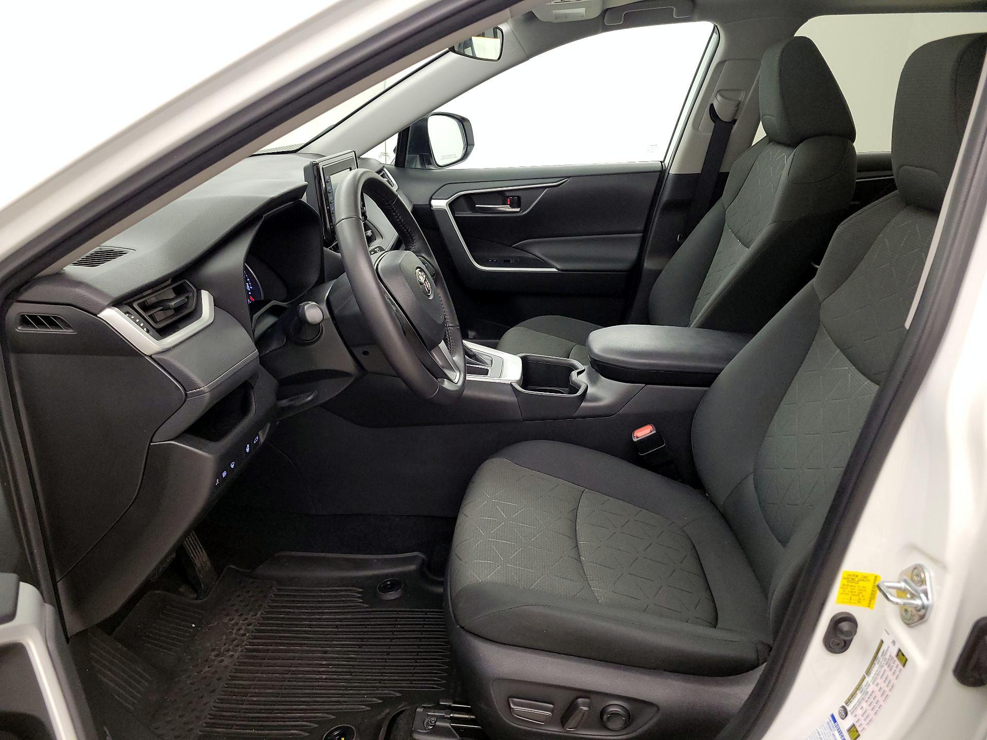 Thumbnail: 2022 Toyota RAV4 - 11